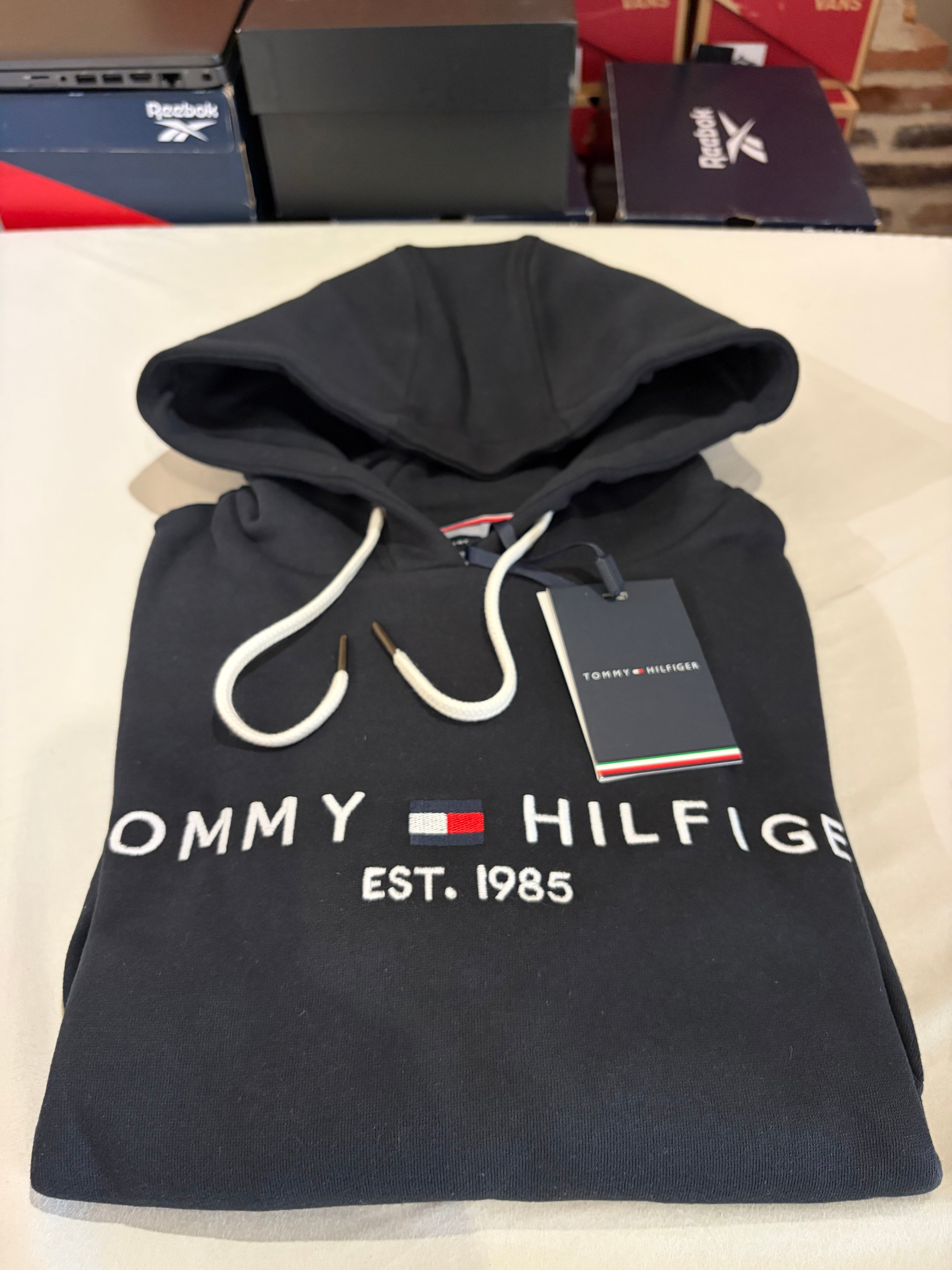 Sweat à capuche Tommy Hilfiger Logo Noir Homme – Taille M – Neuf avec étiquette