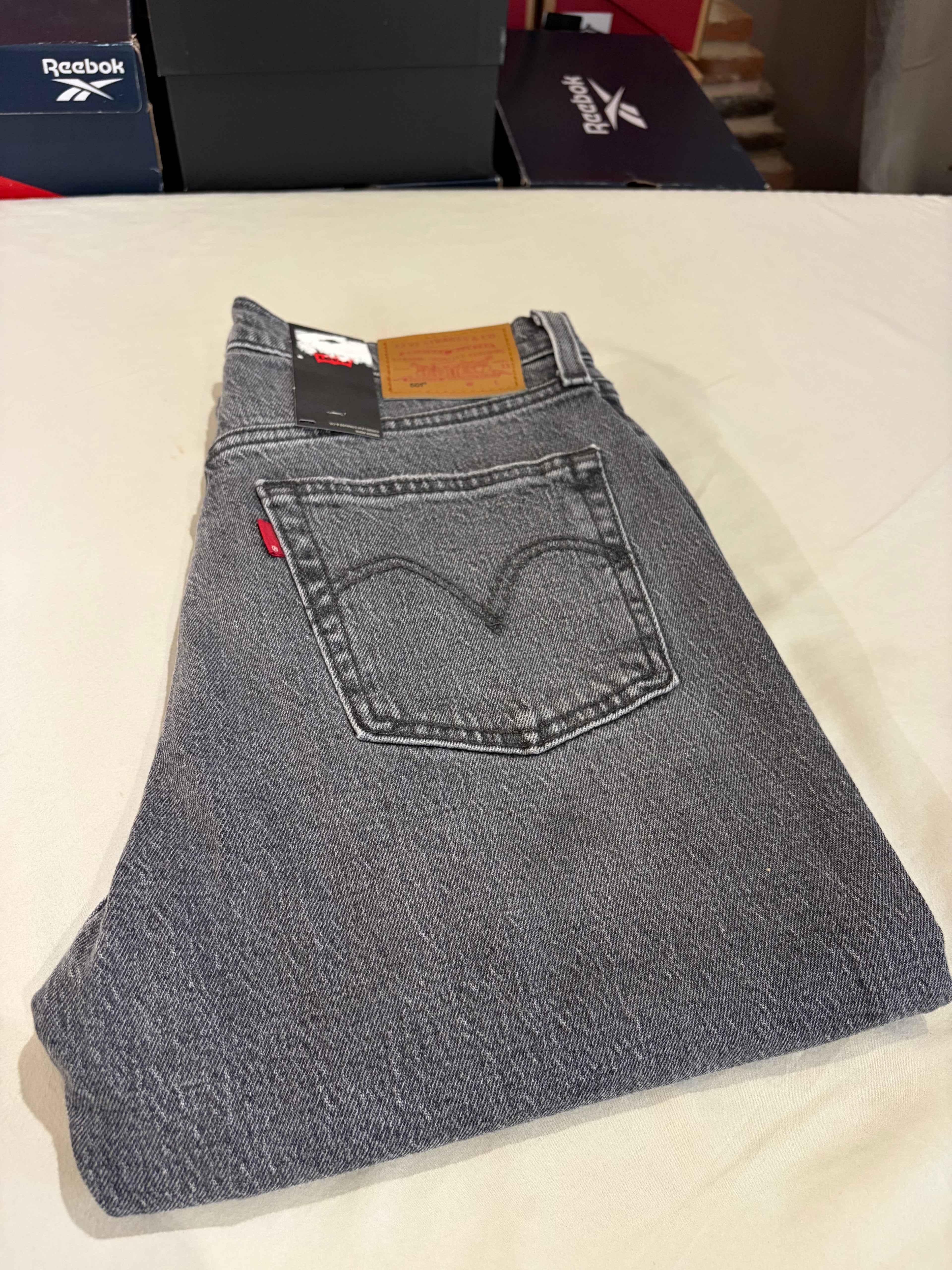 Jean Levi's® 501® Original Femme Gris Délavé – Taille W27 L32 – Neuf avec Étiquette