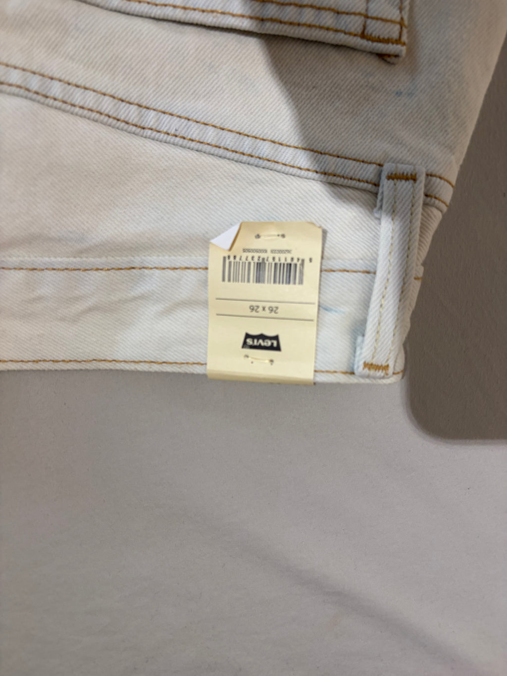 Jean Levi's® 501® Original Cropped Femme Écru – Taille W26 L26 – Neuf avec Étiquette