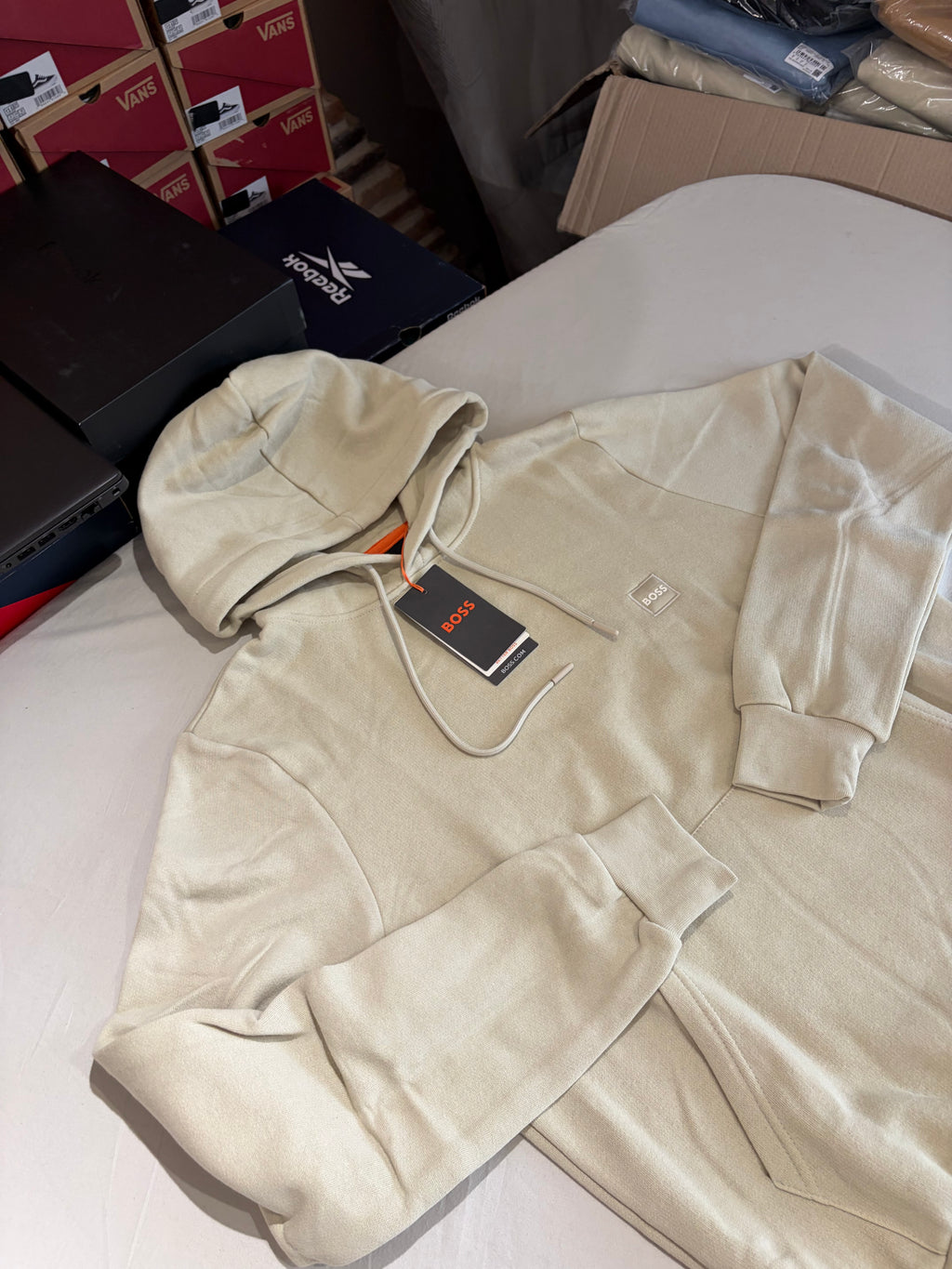 Sweat à Capuche BOSS Homme Wetalk Beige Clair – Logo Patch – Taille S – Neuf