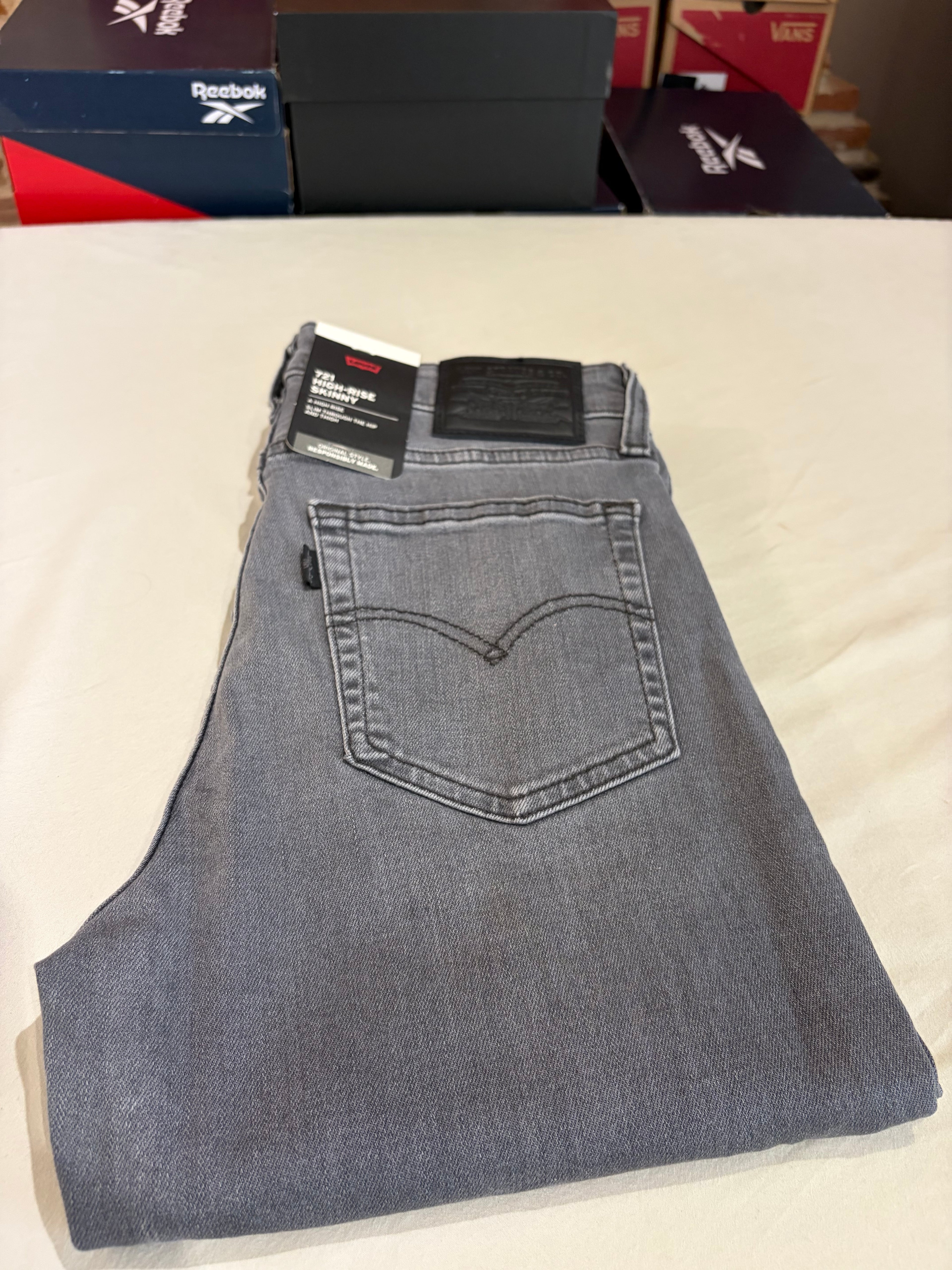 Jean Levi's® 721 High Rise Skinny Femme Gris Délavé – Taille W27 L30 – Neuf avec Étiquette