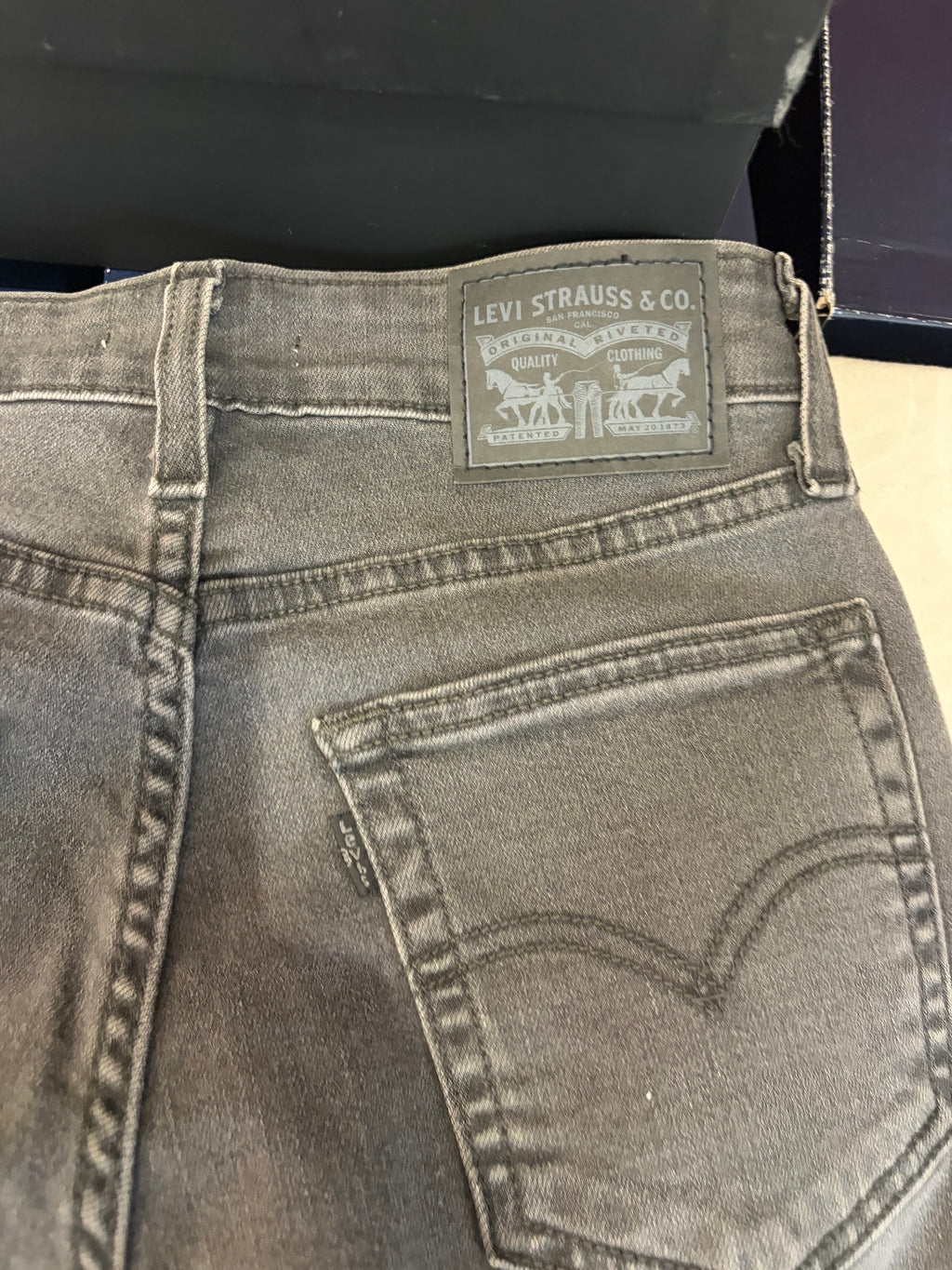 Levi's 721 High Rise Skinny Femme Neuf - Jean Gris Délavé Taille 25x32