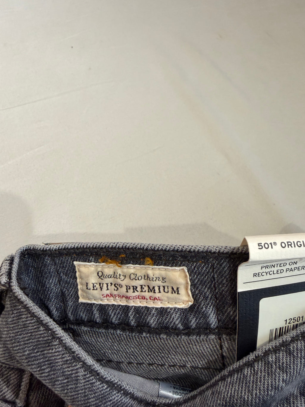 Jean Levi's® 501® Original Femme Gris Délavé – Taille W27 L30 – Neuf avec Étiquette