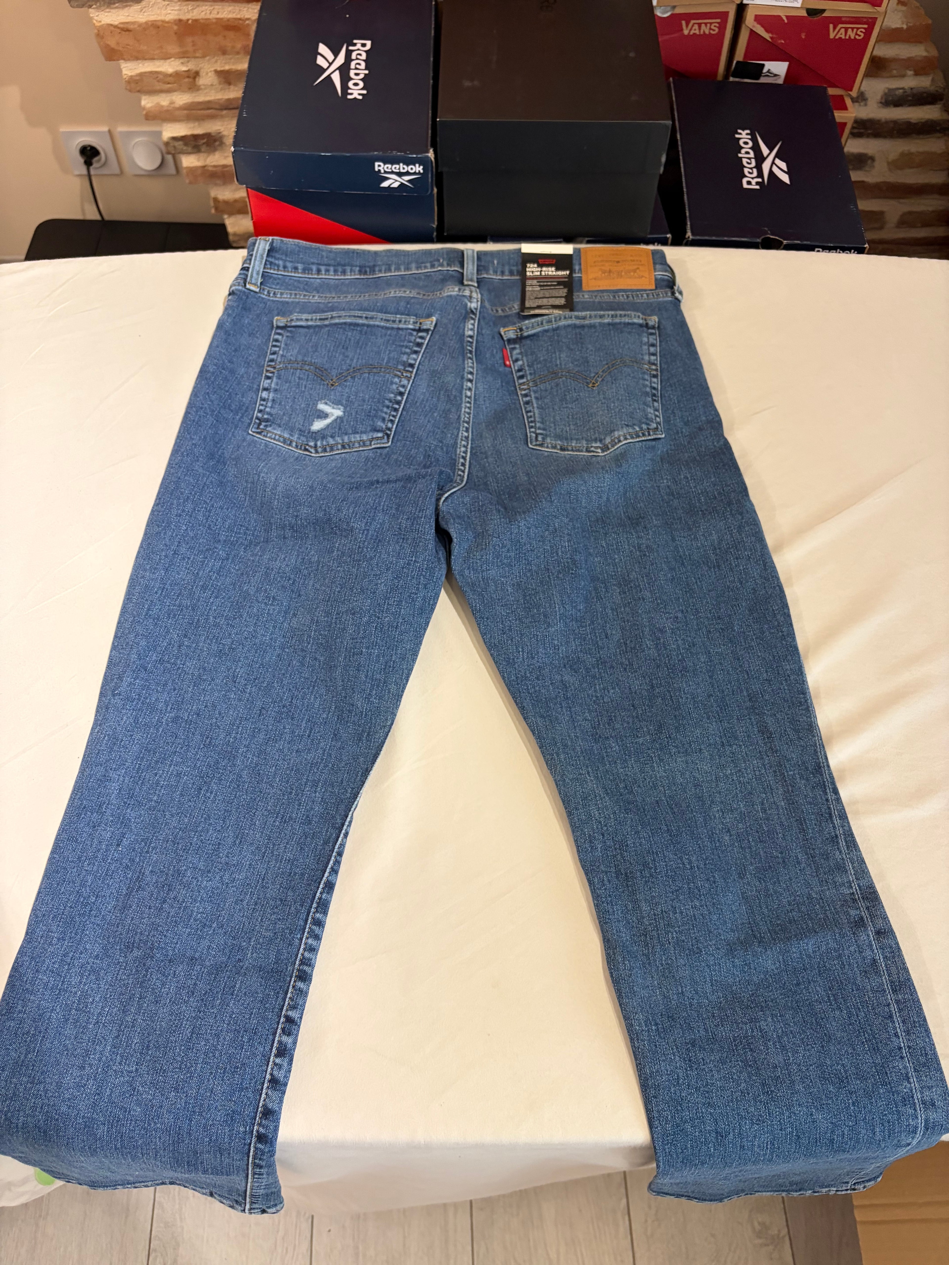 Jean Levi's® 724 High-Rise Slim Straight Femme Bleu Denim – Taille 32 – Neuf avec Étiquette