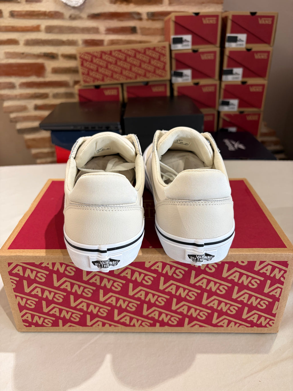 Vans Ward Deluxe Tumble Leather Birch – Homme – Taille 40,5 – Neuves avec boîte