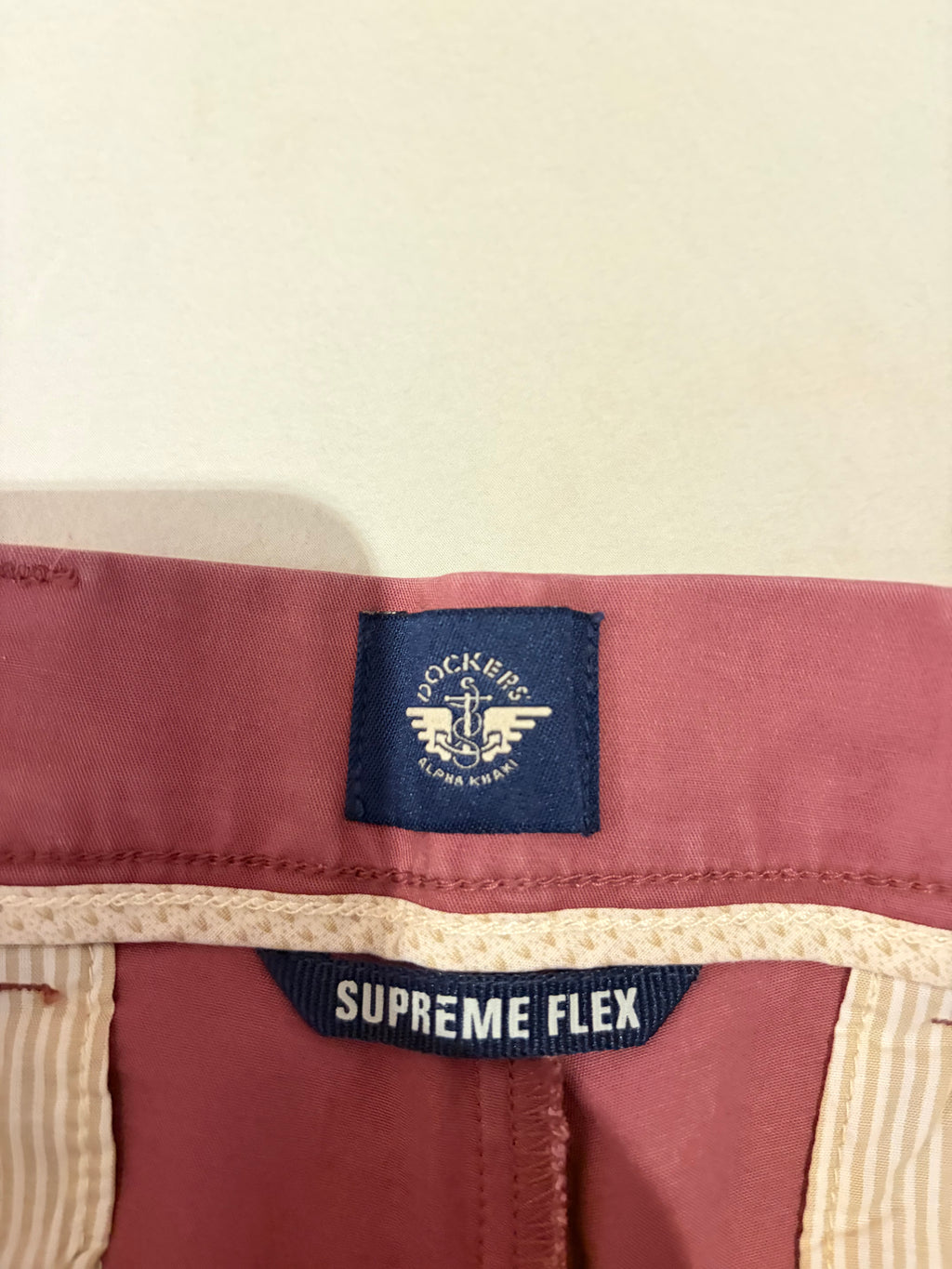Short Chino Dockers Alpha Khakis Supreme Flex Rose Vieux Homme W29 Neuf avec Étiquette
