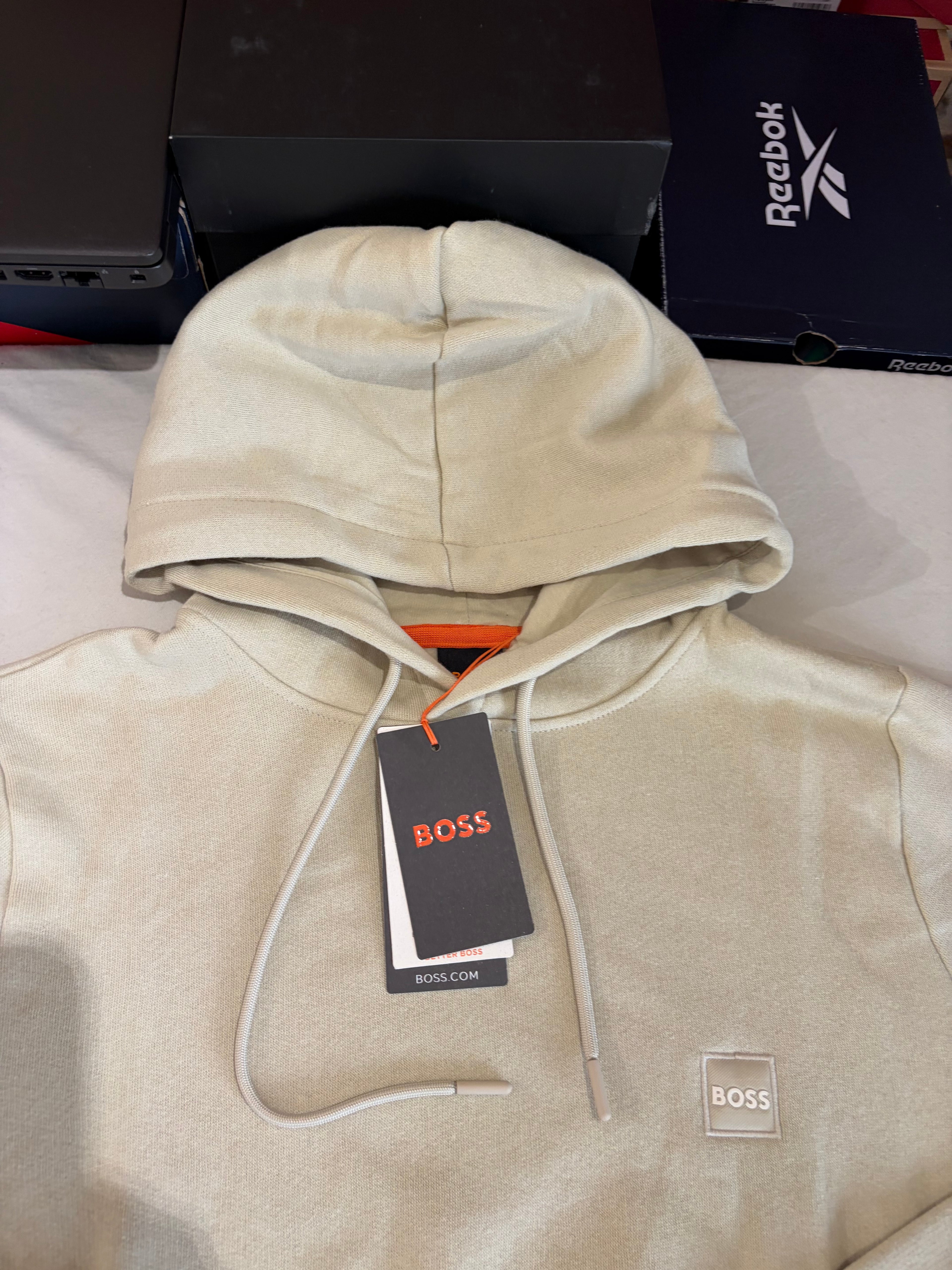 Sweat à Capuche BOSS Homme Wetalk Beige Clair – Logo Patch – Taille S – Neuf