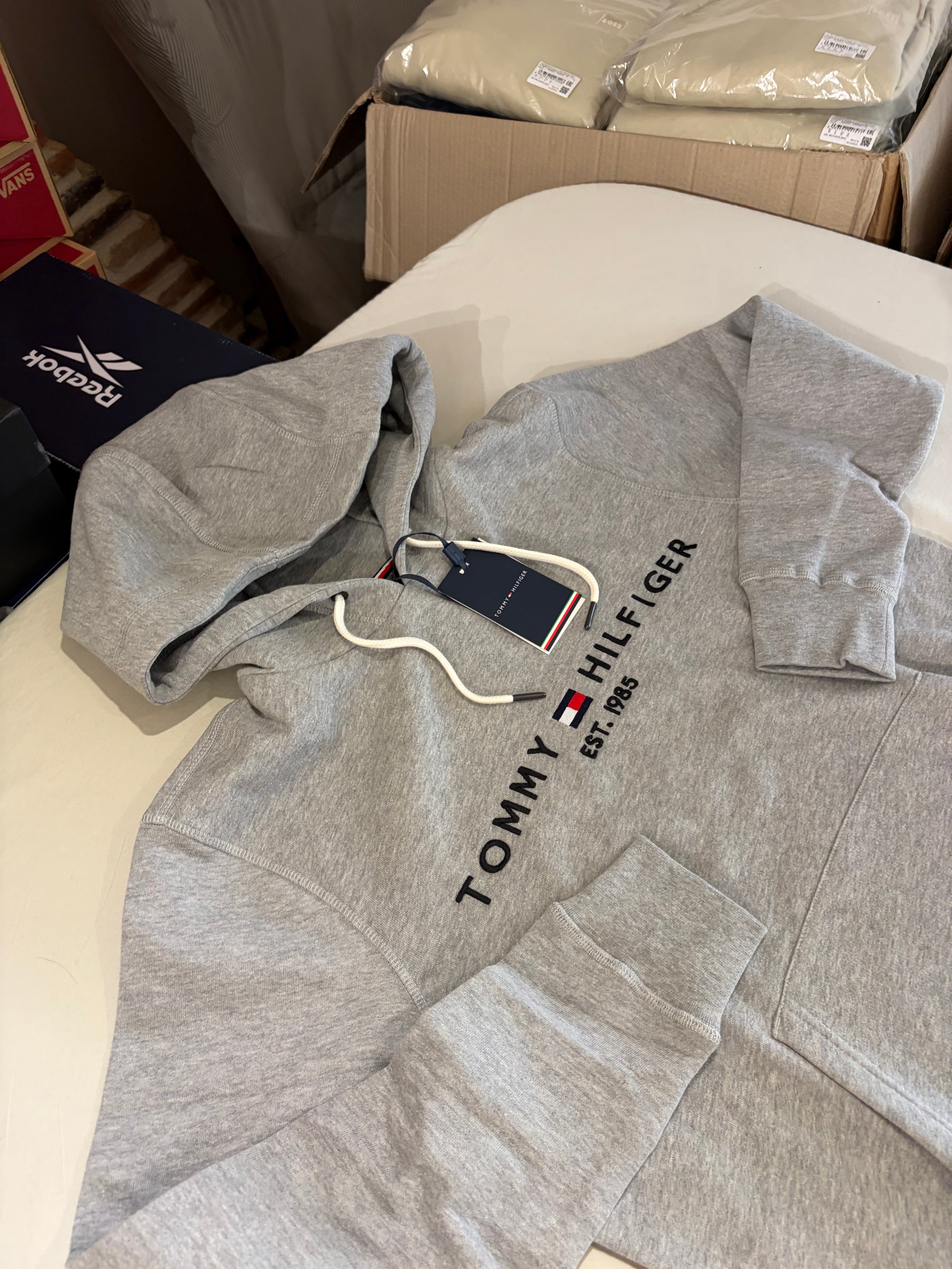 Sweat à capuche Tommy Hilfiger Homme Gris Chiné Cloud Heather Taille L - Tommy Logo Hoody - Neuf