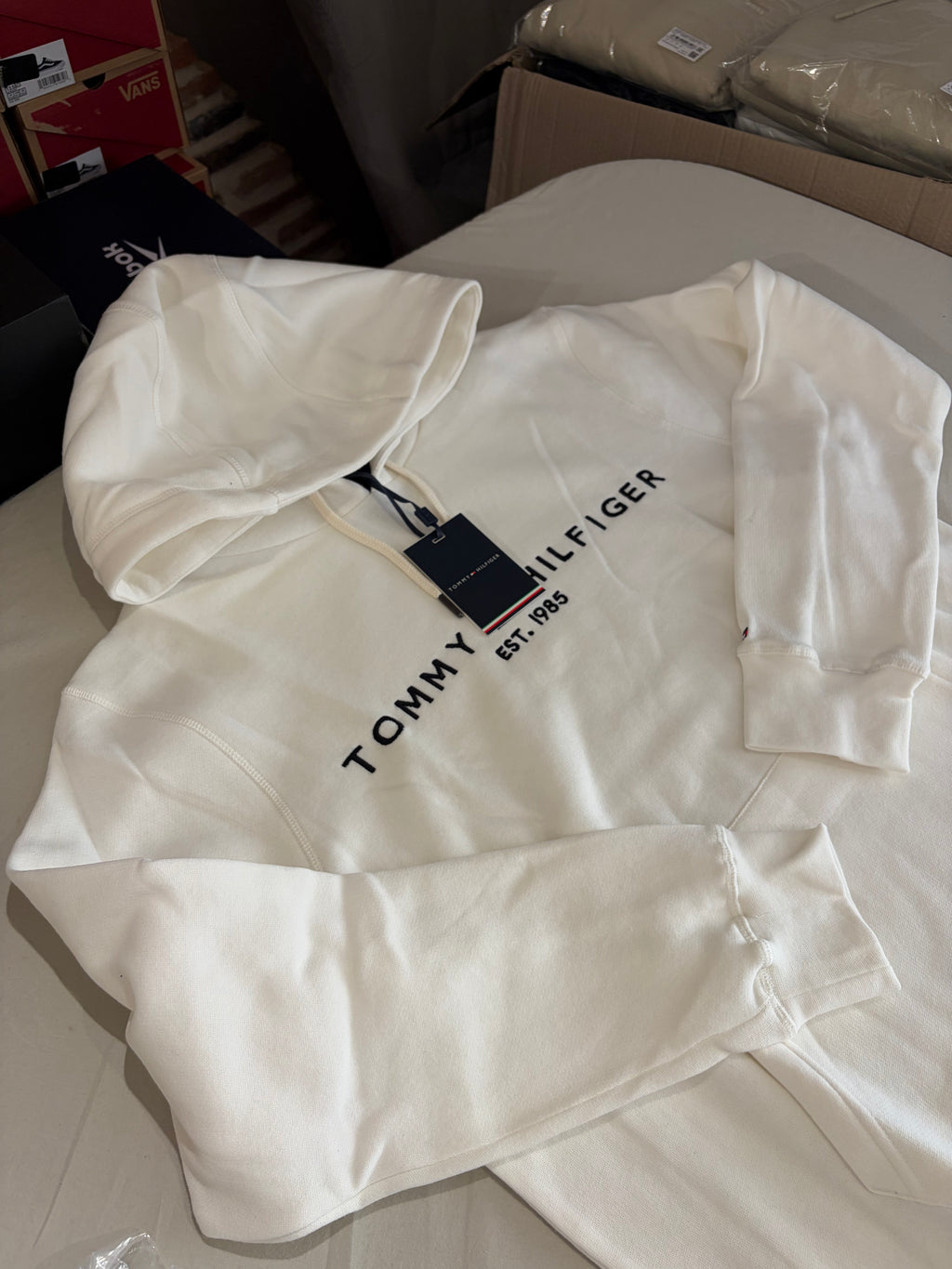 Sweat à capuche Tommy Hilfiger Homme Blanc Cassé Taille XL - Tommy Logo Hoody - Logo Brodé EST. 1985 - Neuf