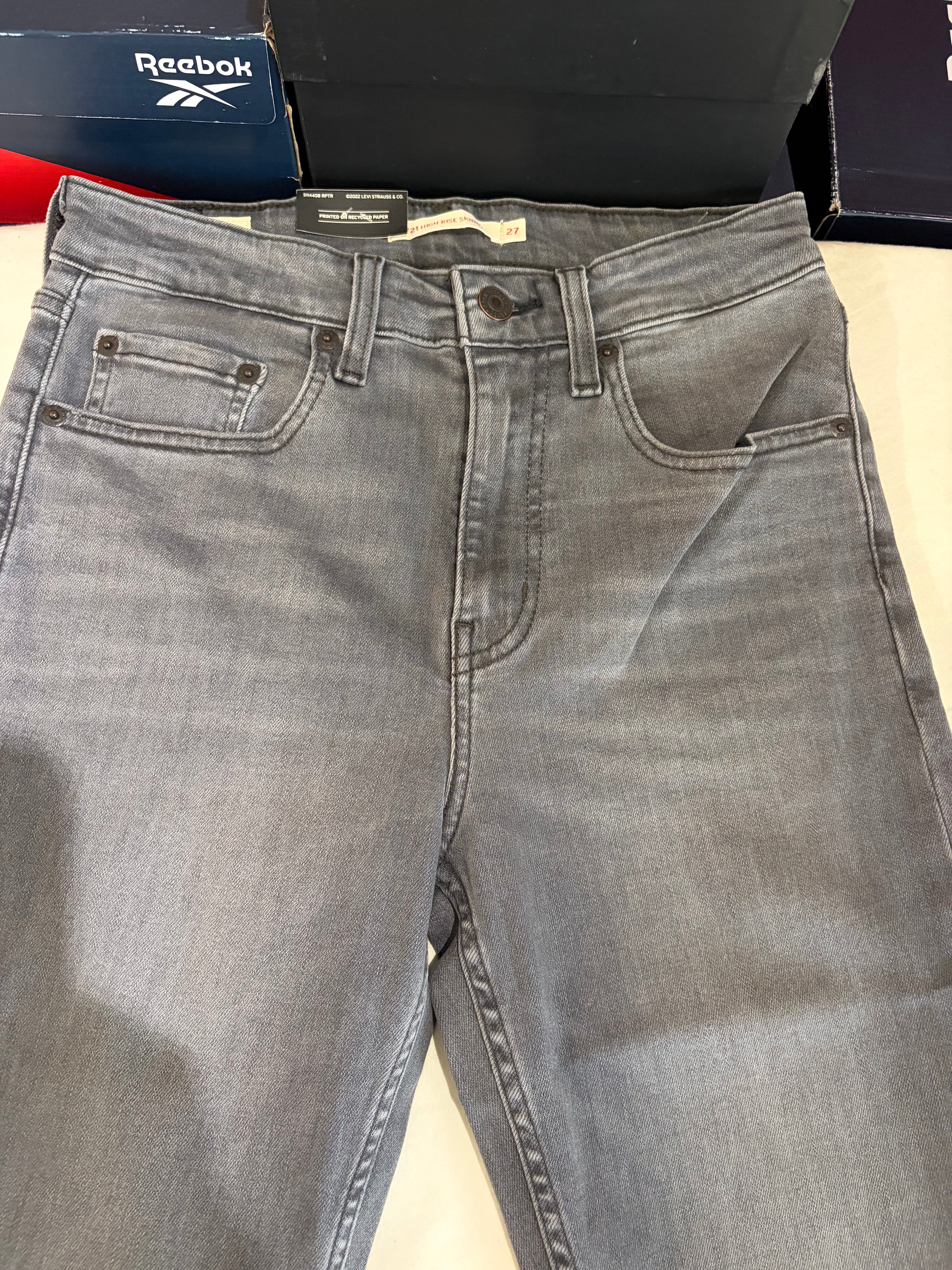 Jean Levi's® 721 High Rise Skinny Femme Gris Délavé – Taille W27 L30 – Neuf avec Étiquette