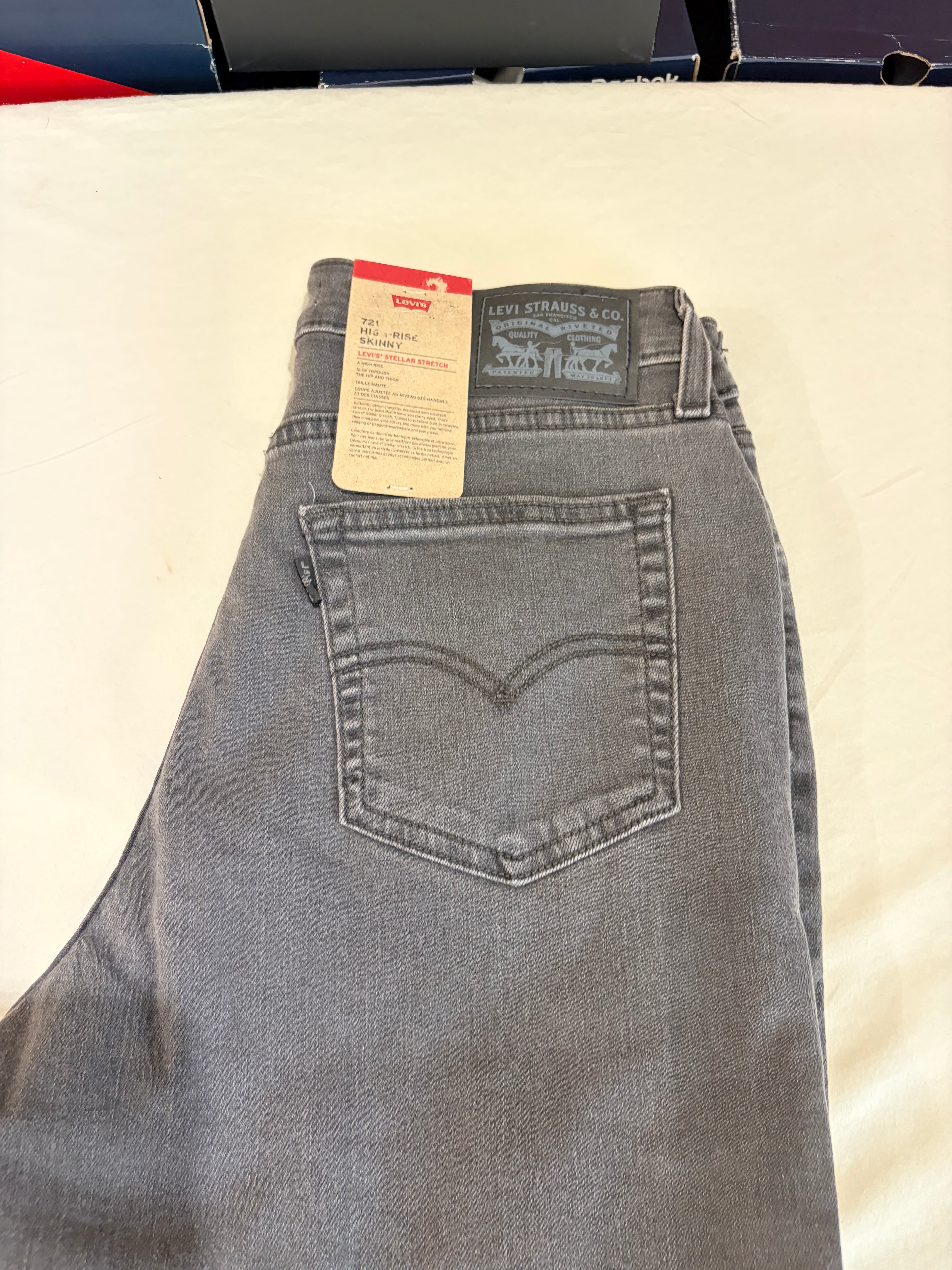 Jean Levi's® 721 High Rise Skinny Femme Gris Délavé – Taille W28 L34 – Neuf avec Étiquette