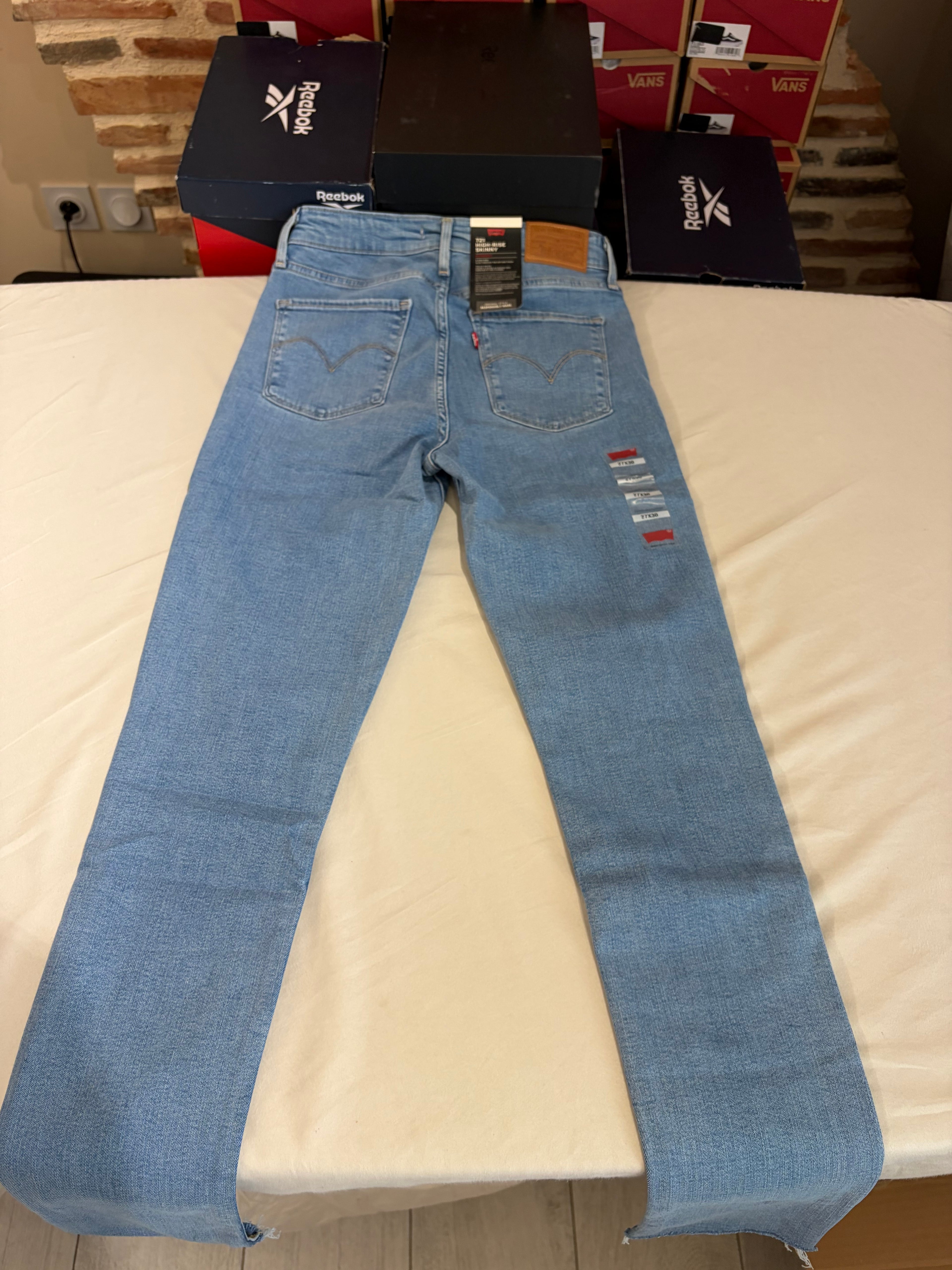Jean Levi's® 721 High-Rise Skinny Femme Bleu Denim Clair – Taille W27 L30 – Neuf avec Étiquette