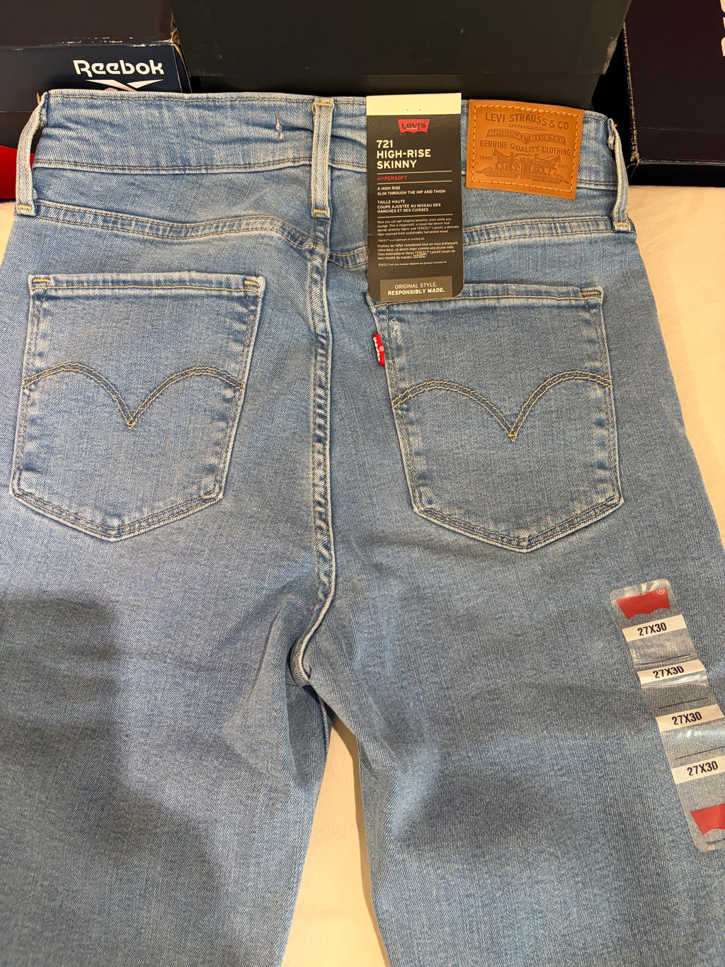 Jean Levi's® 721 High-Rise Skinny Femme Bleu Denim Clair – Taille W27 L30 – Neuf avec Étiquette