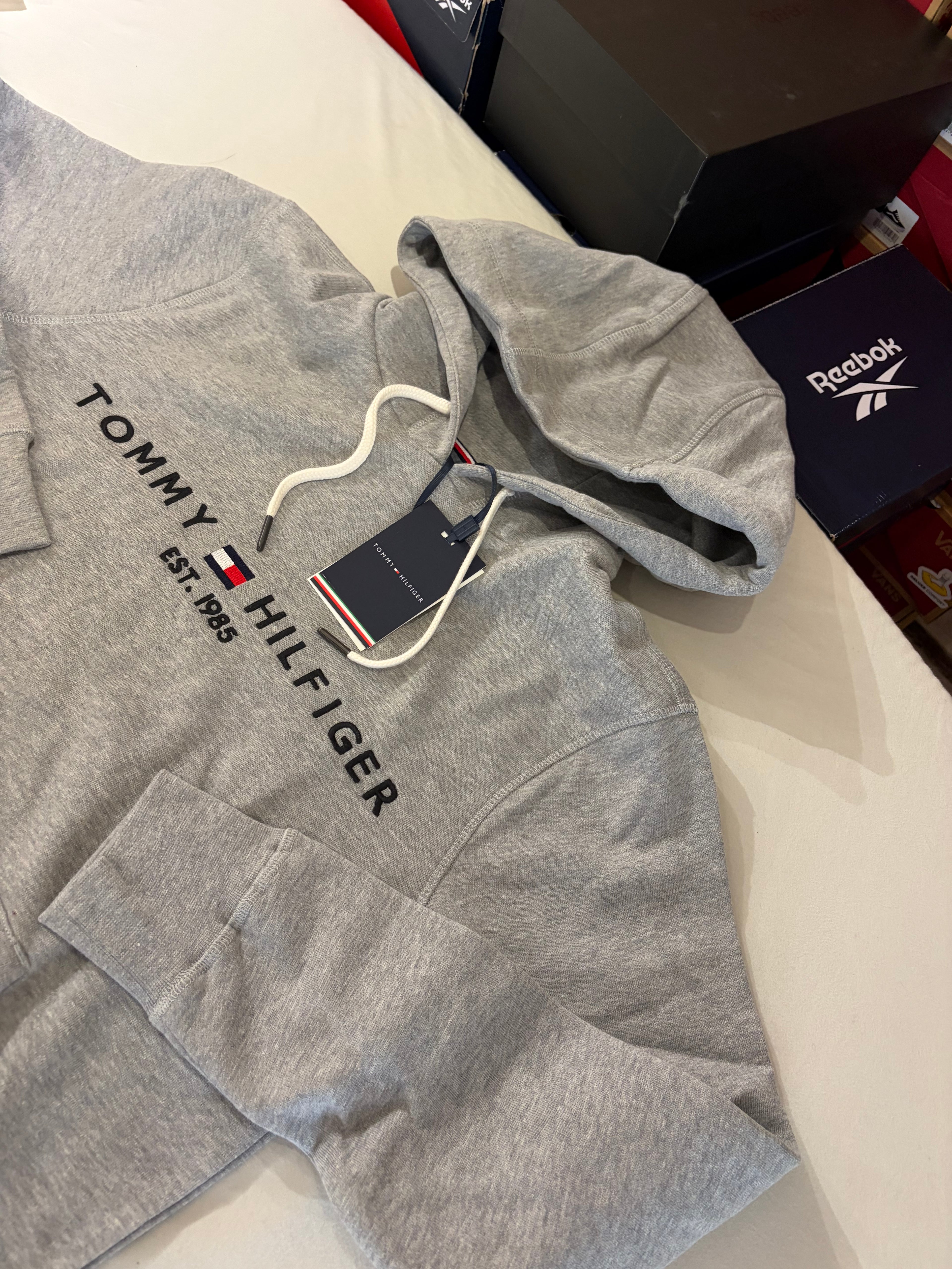 Sweat à capuche Tommy Hilfiger Homme Gris Chiné Cloud Heather Taille L - Tommy Logo Hoody - Neuf