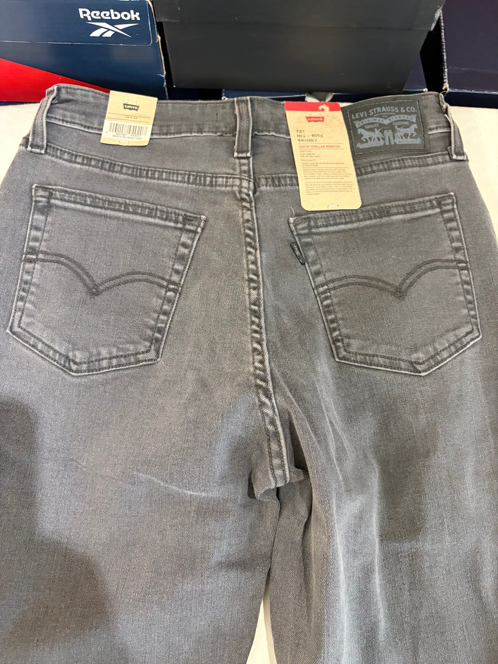 Jean Levi's® 721 High Rise Skinny Femme Gris Délavé – Taille W28 L34 – Neuf avec Étiquette