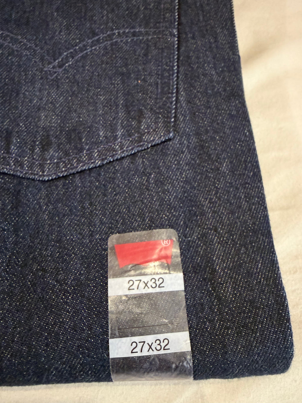 Jean Levi's® 70s High Slim Straight Femme Bleu Brut – Taille W27 L32 – Neuf avec Étiquette