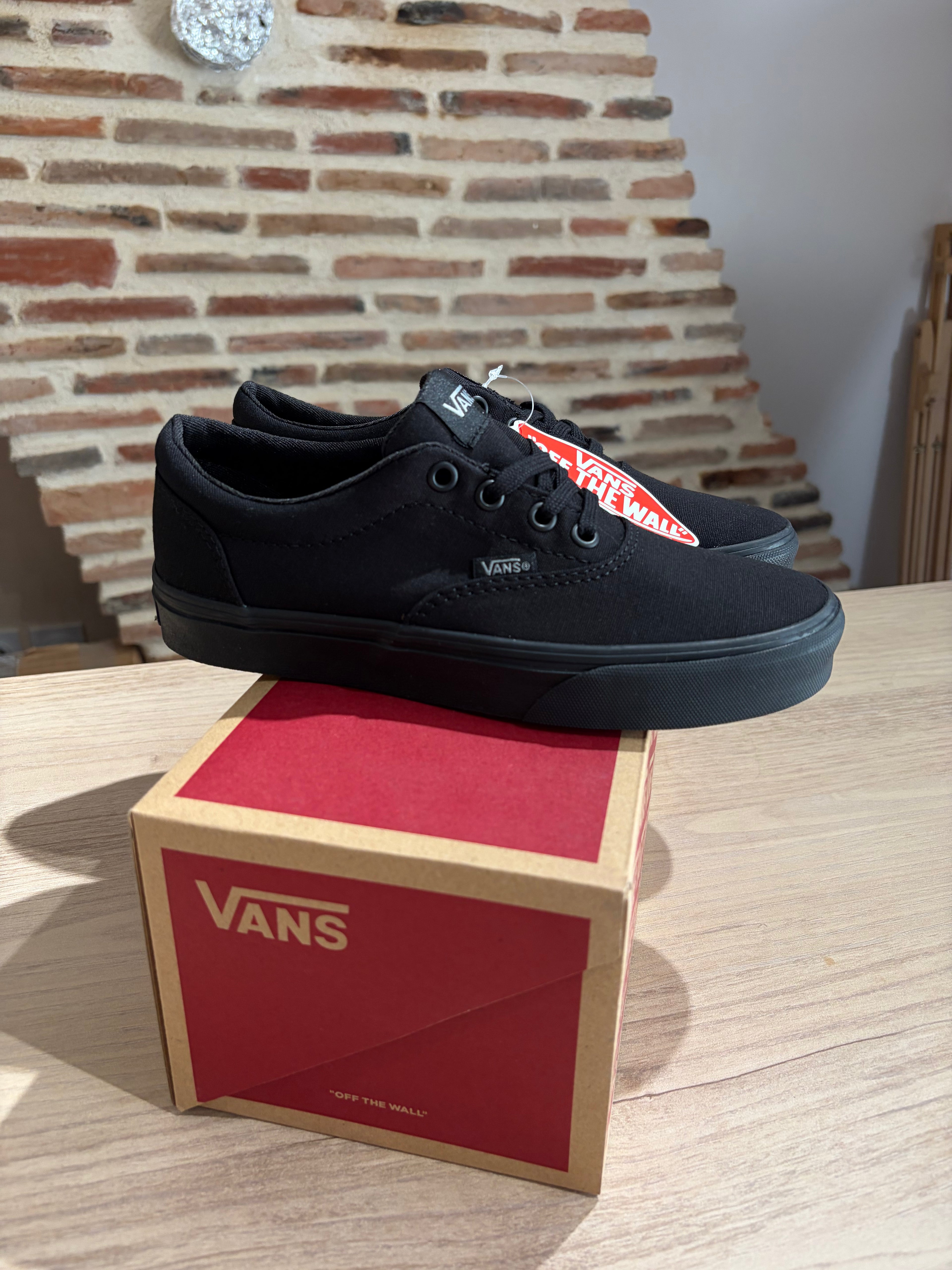 Vans Doheny Black/Black Femme – Taille 36 EU – Neuves avec boîte