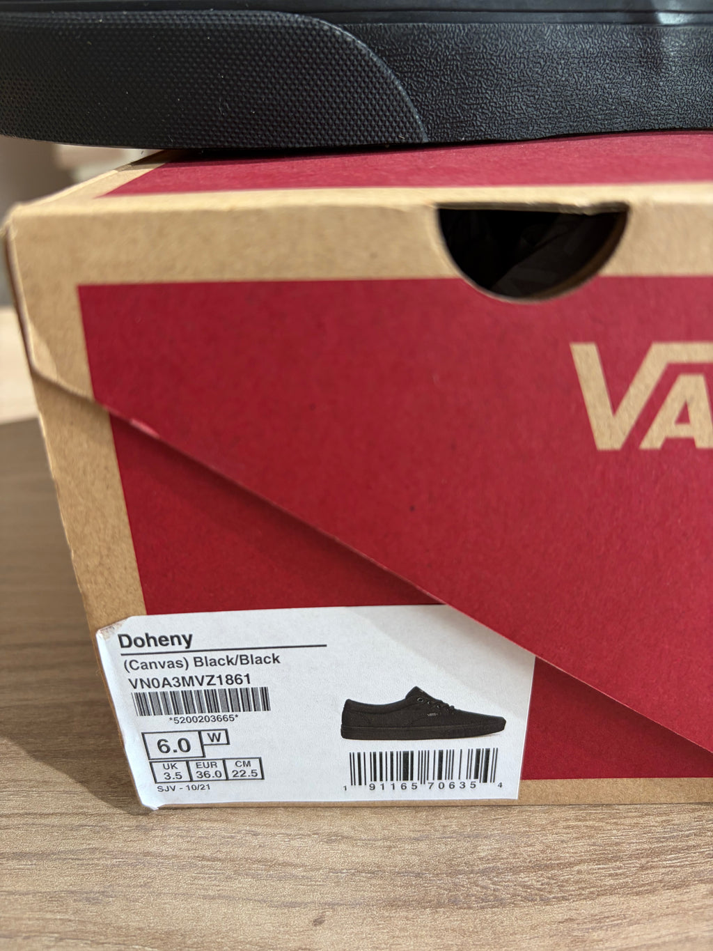 Vans Doheny Black/Black Femme – Taille 36 EU – Neuves avec boîte