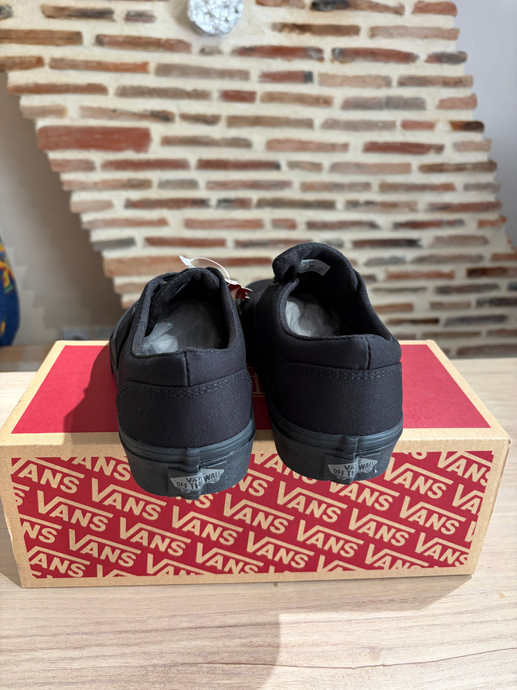 Vans Doheny Black/Black Femme – Taille 36 EU – Neuves avec boîte
