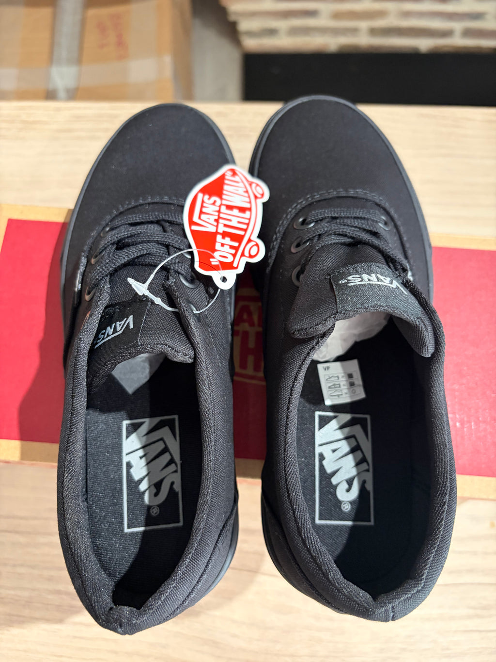Vans Doheny Black/Black Femme – Taille 36 EU – Neuves avec boîte