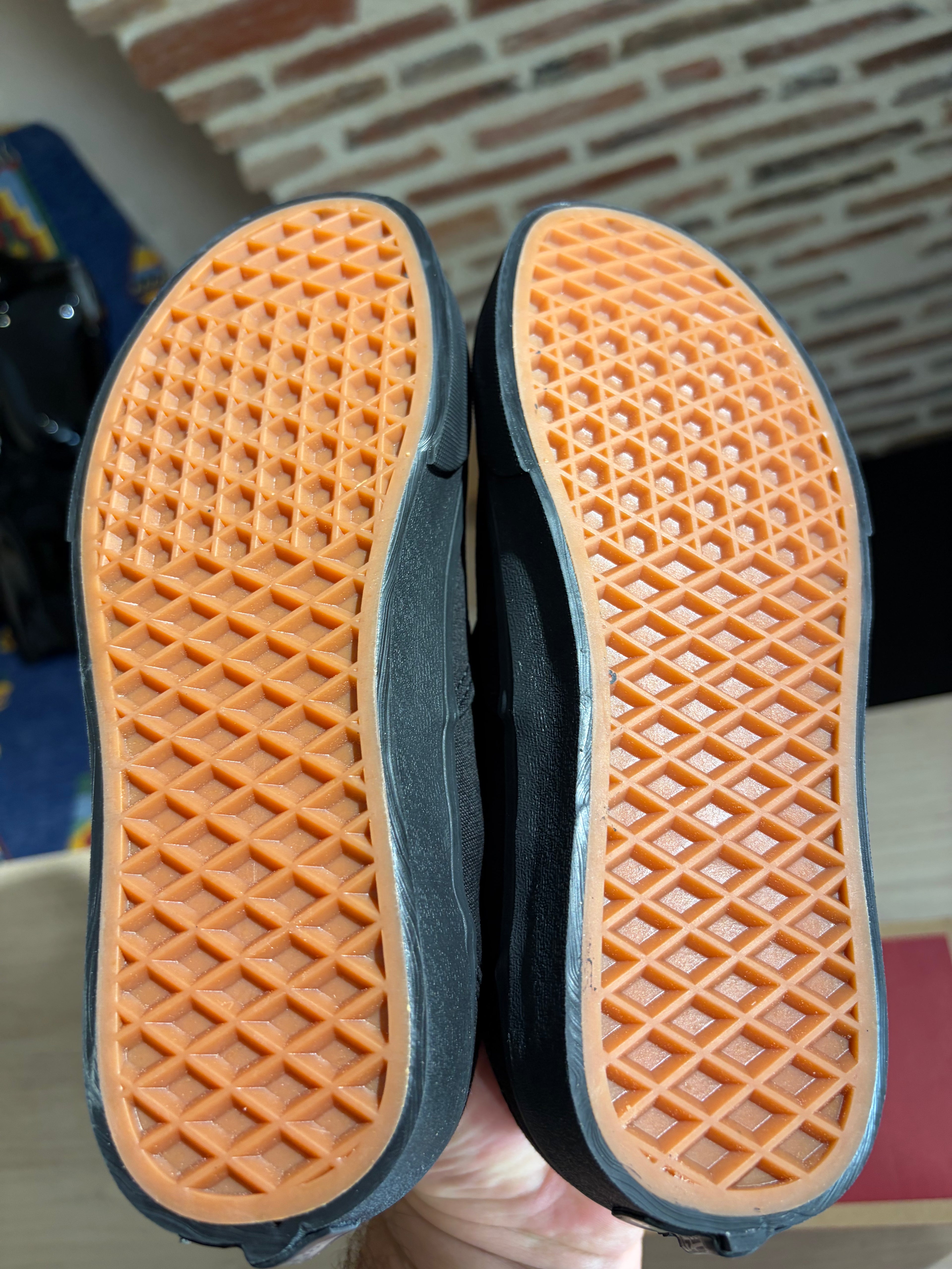 Vans Doheny Black/Black Femme – Taille 36 EU – Neuves avec boîte
