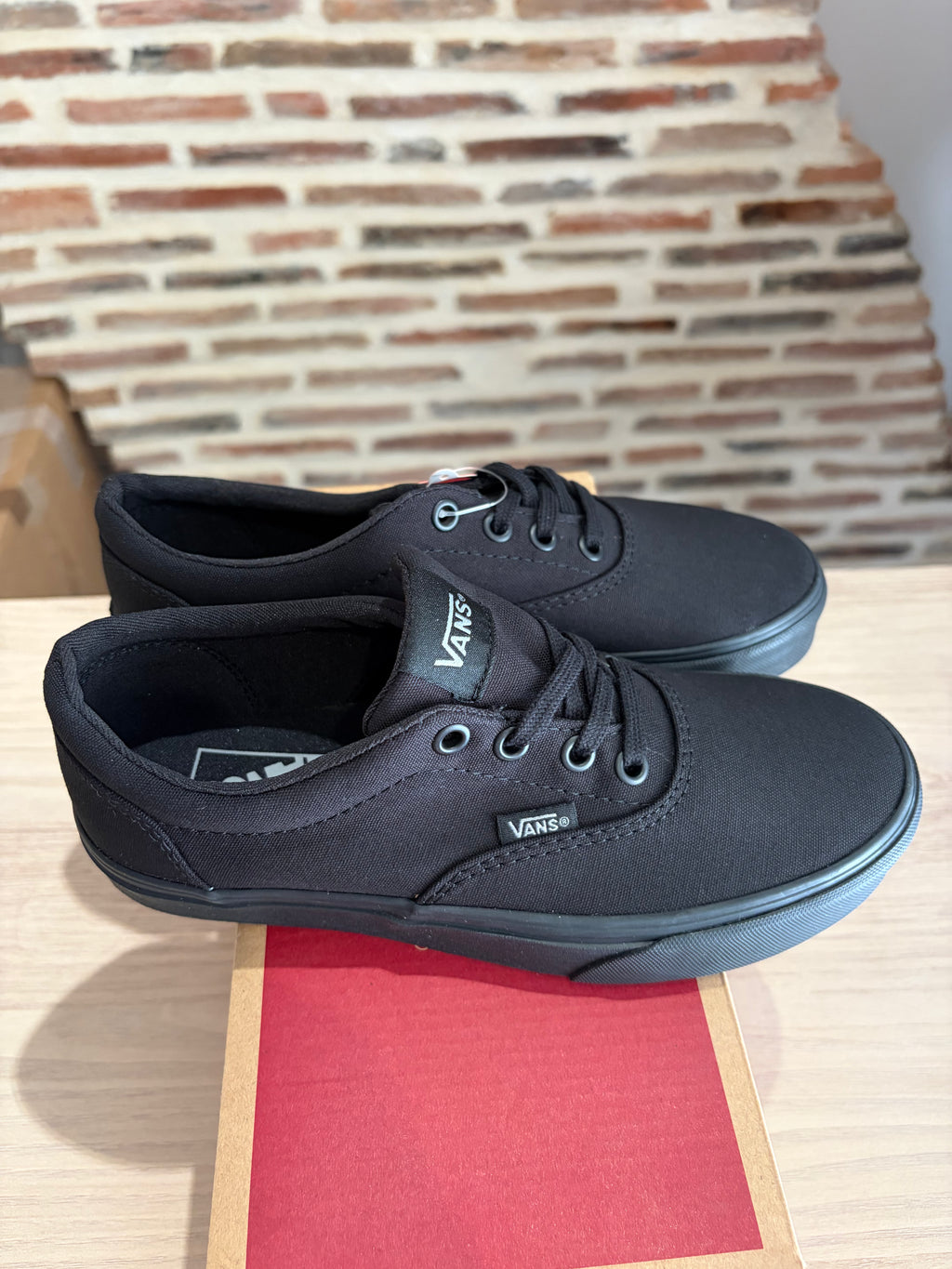 Vans Doheny Black/Black Femme – Taille 36 EU – Neuves avec boîte