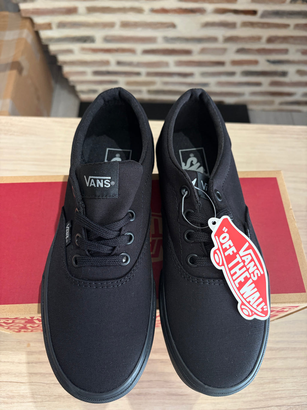 Vans Doheny Black/Black Femme – Taille 36 EU – Neuves avec boîte