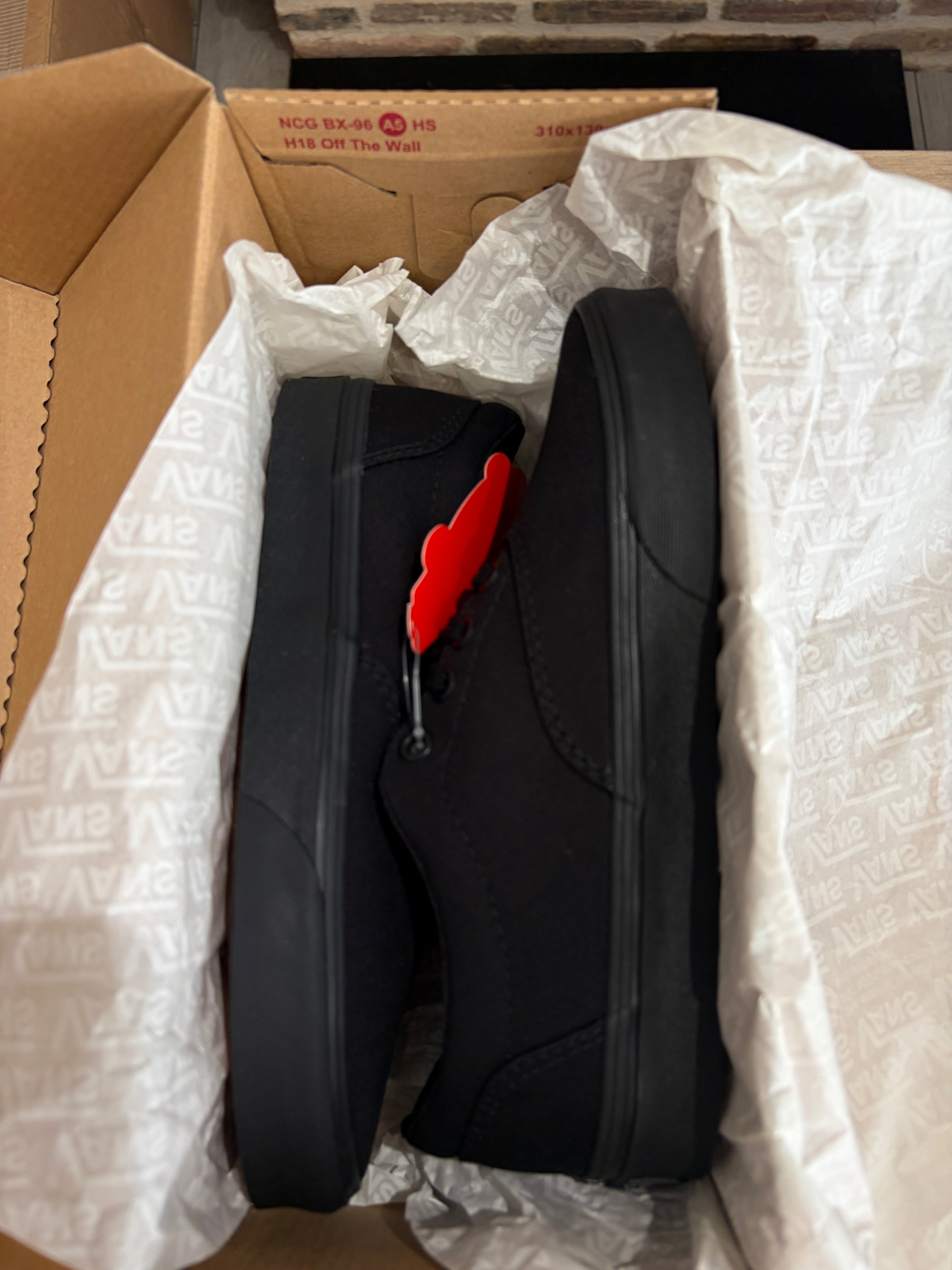 Vans Doheny Black/Black Femme – Taille 36 EU – Neuves avec boîte