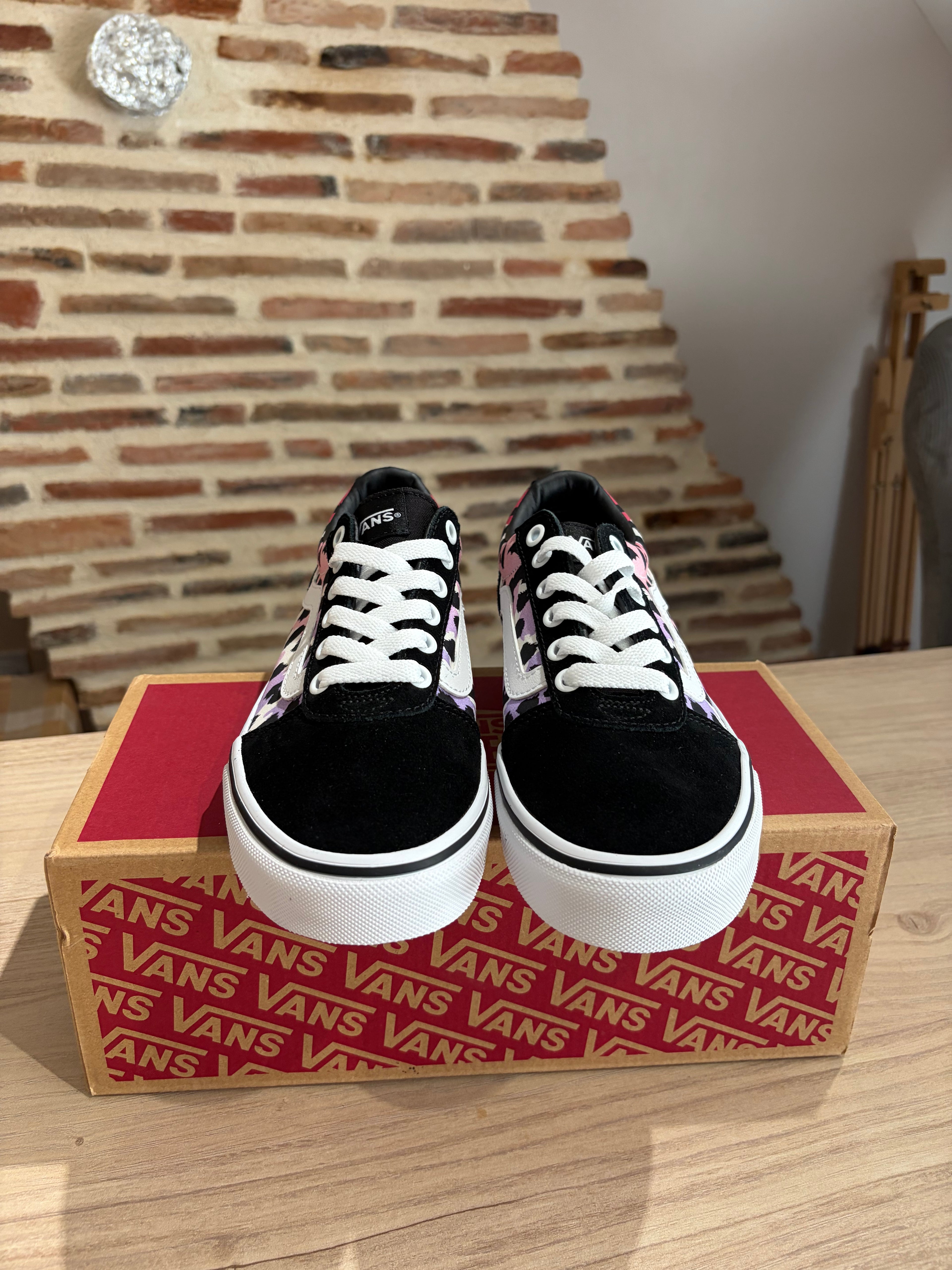 Vans Ward Léopard Multicolore Femme – Taille 36,5 EU – Neuves avec boîte