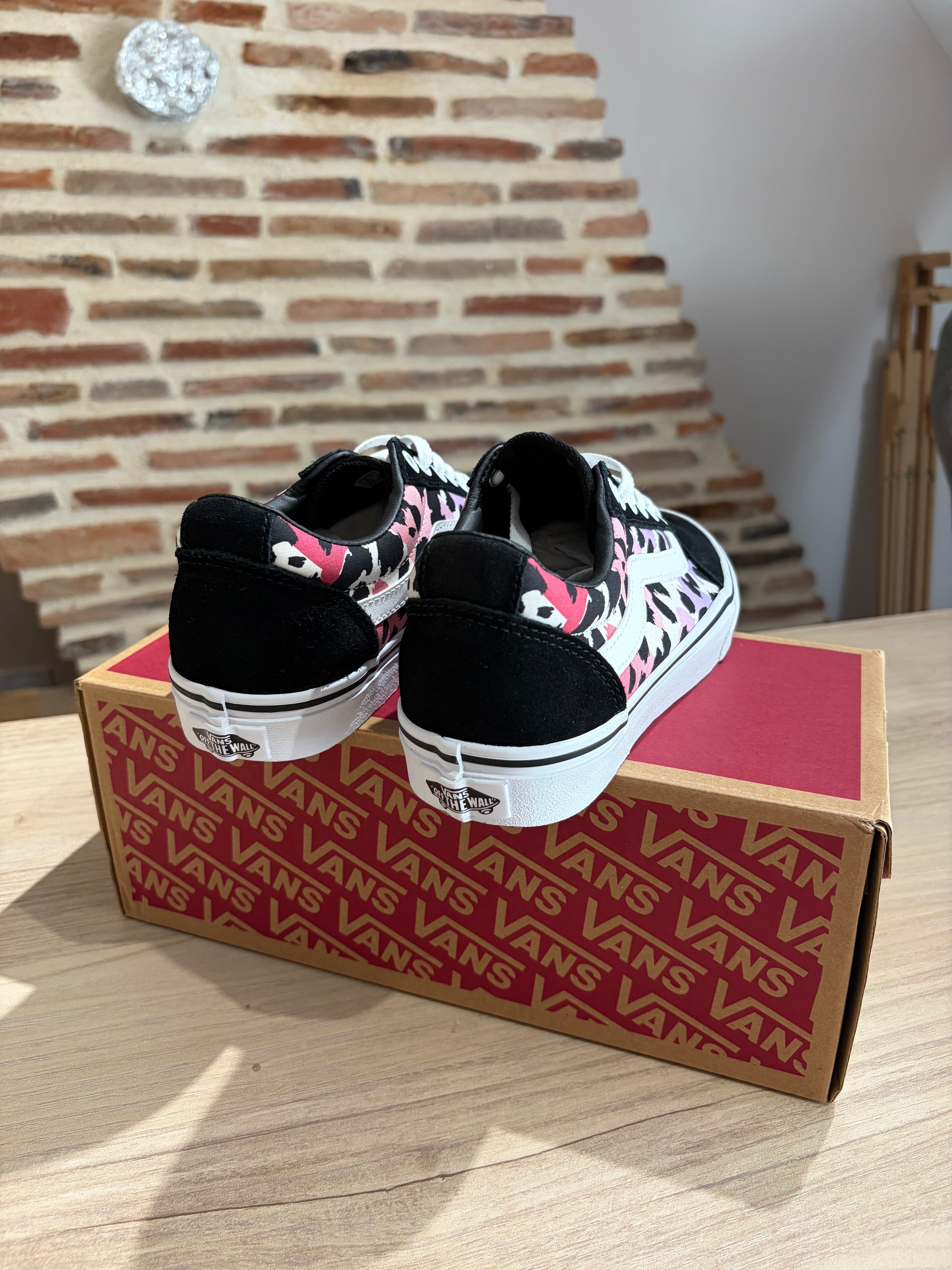 Vans Ward Léopard Multicolore Femme – Taille 36,5 EU – Neuves avec boîte