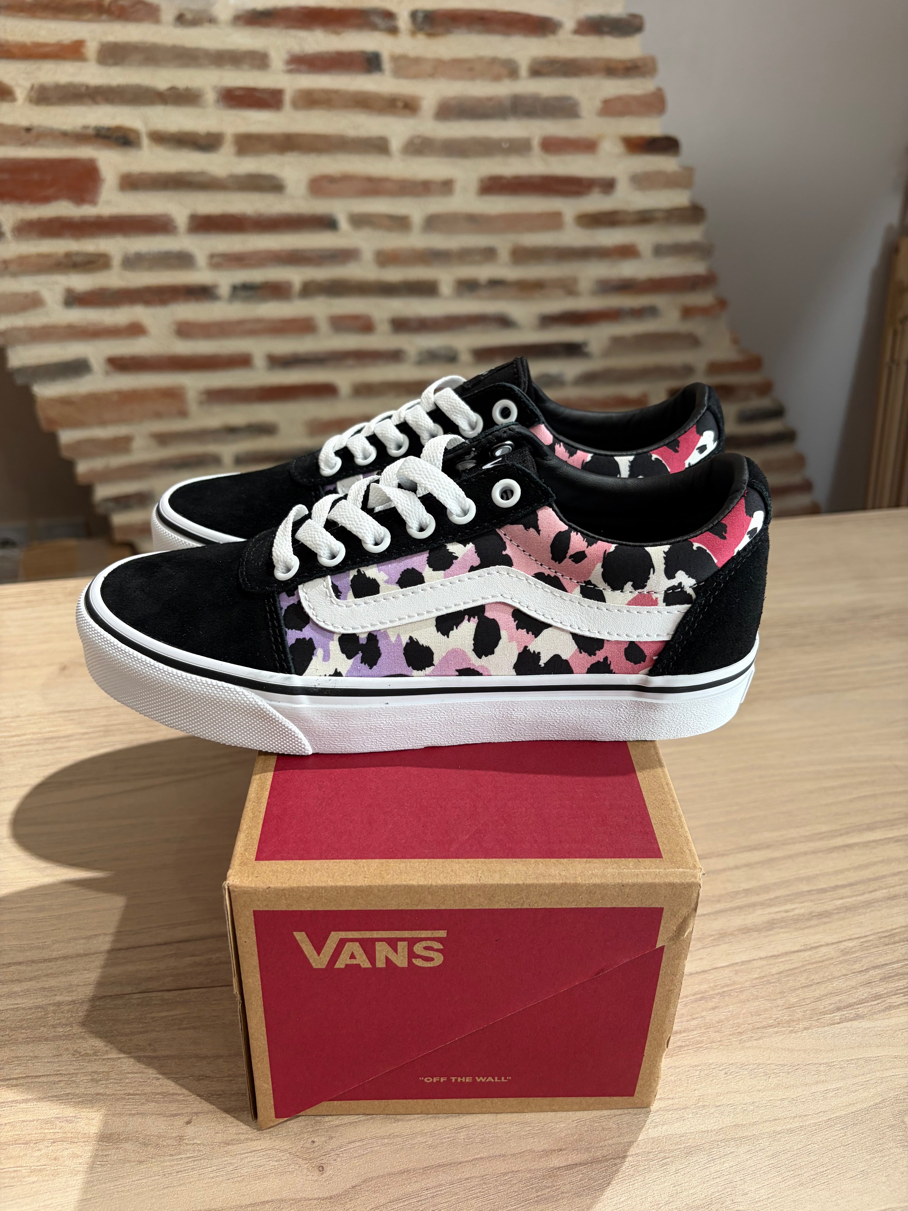 Vans Ward Léopard Multicolore Femme – Taille 36,5 EU – Neuves avec boîte