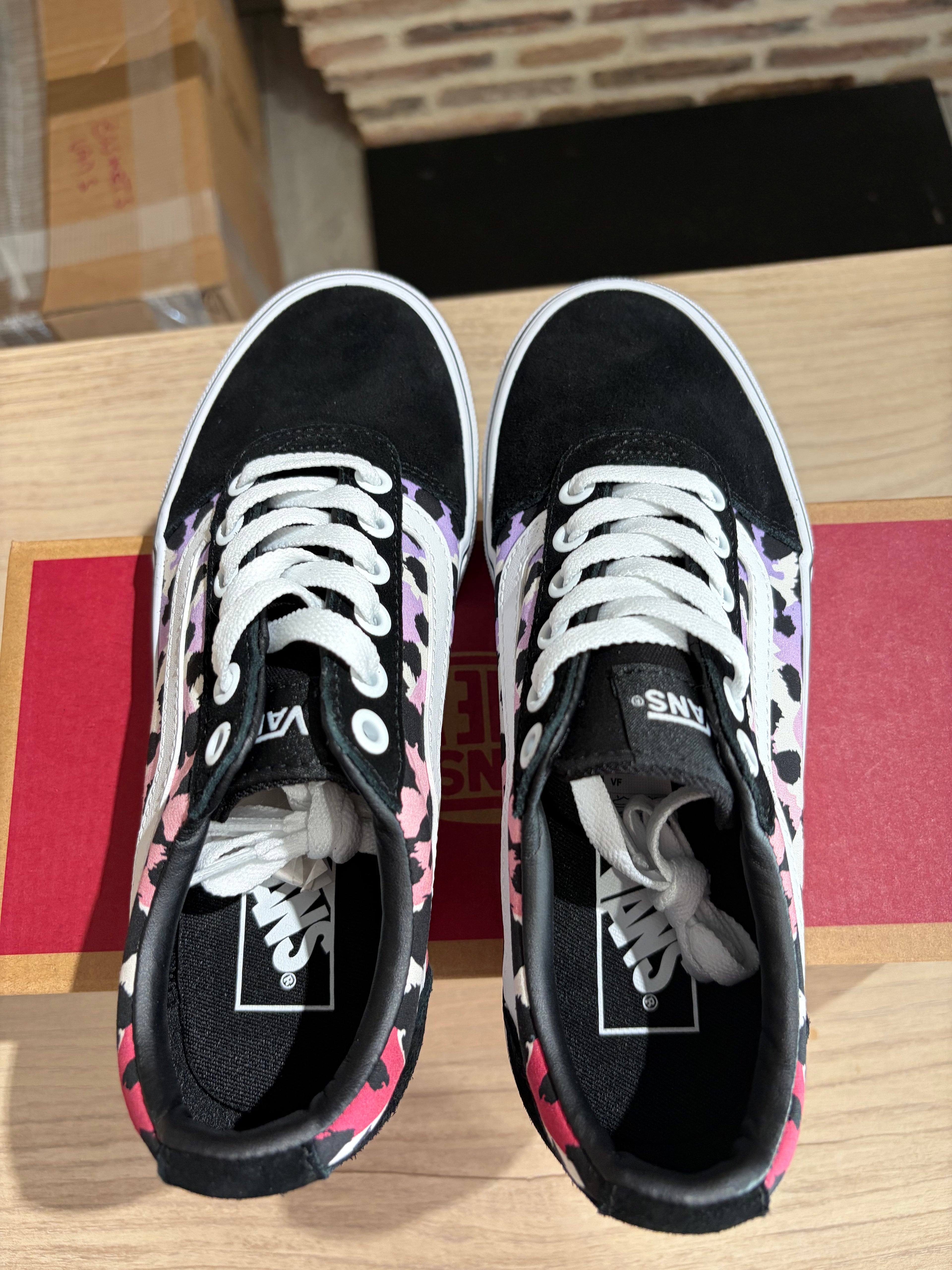 Vans Ward Léopard Multicolore Femme – Taille 36,5 EU – Neuves avec boîte
