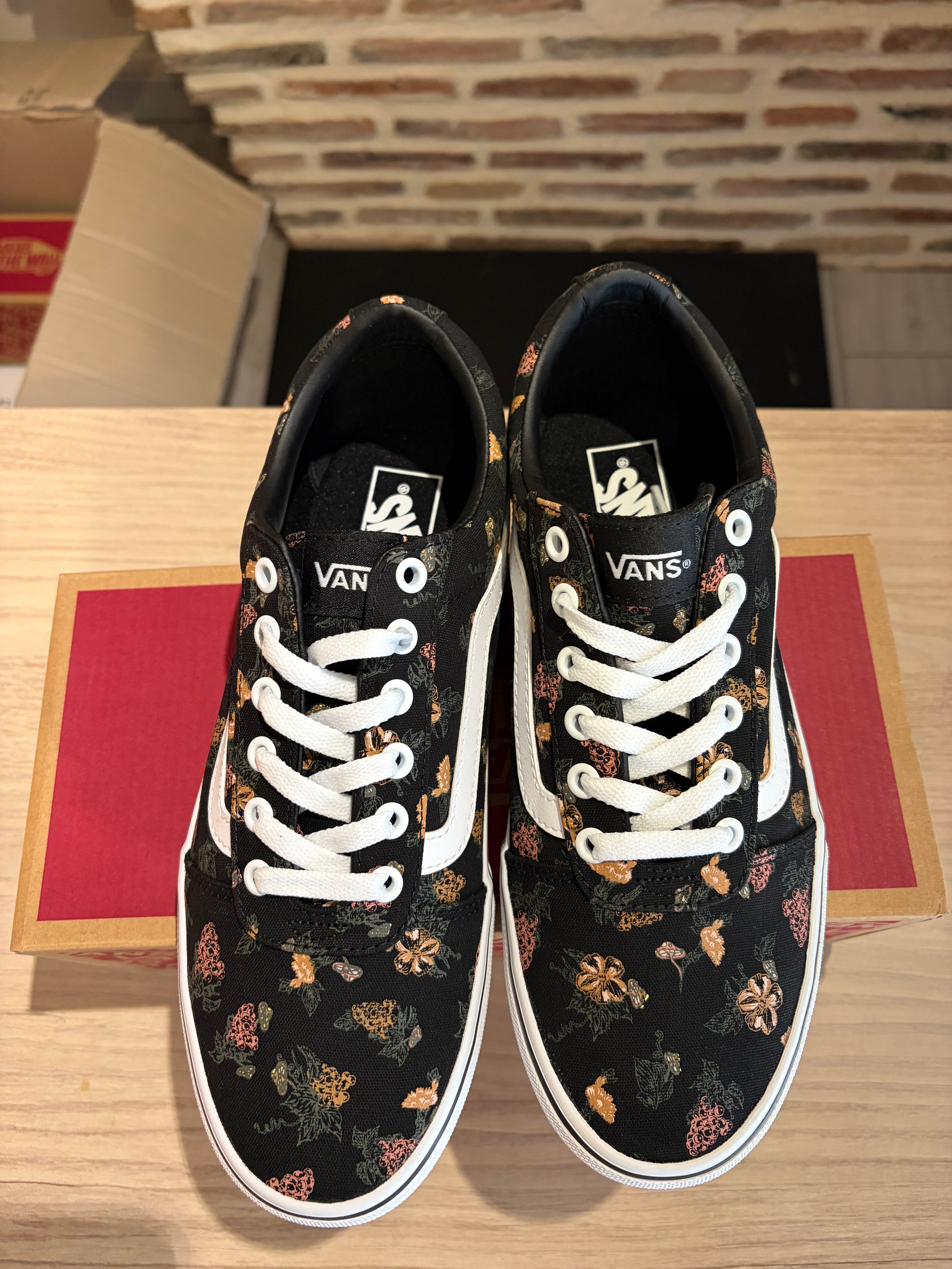Vans Ward Garden Floral Black/White Femme – Neuves avec boîte – Taille 40