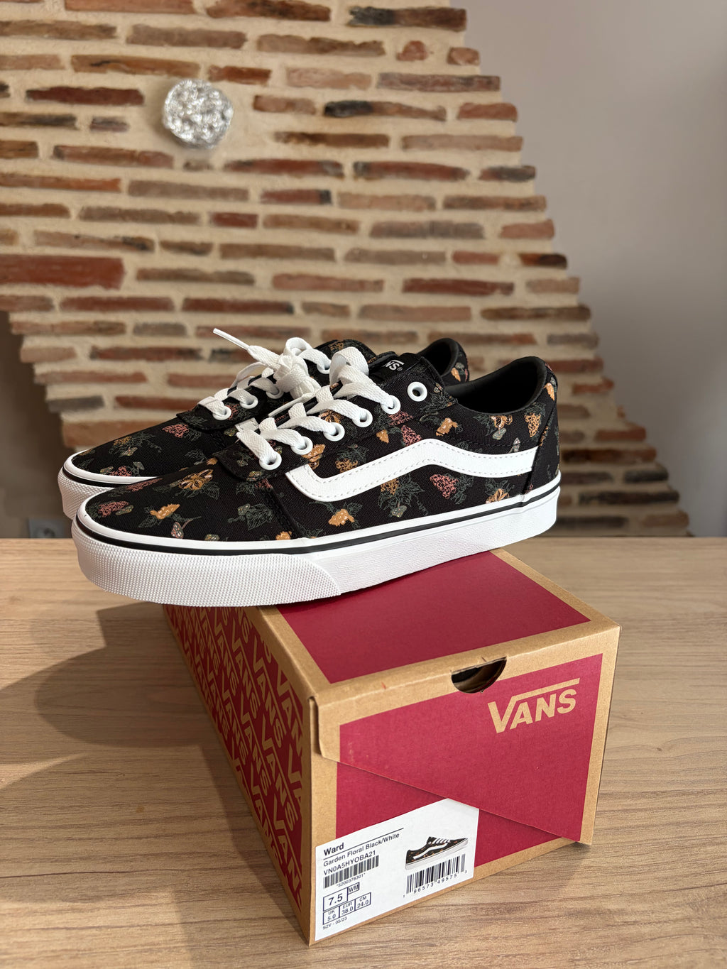 Vans Ward Garden Floral Black/White Femme – Neuves avec boîte – Taille 38