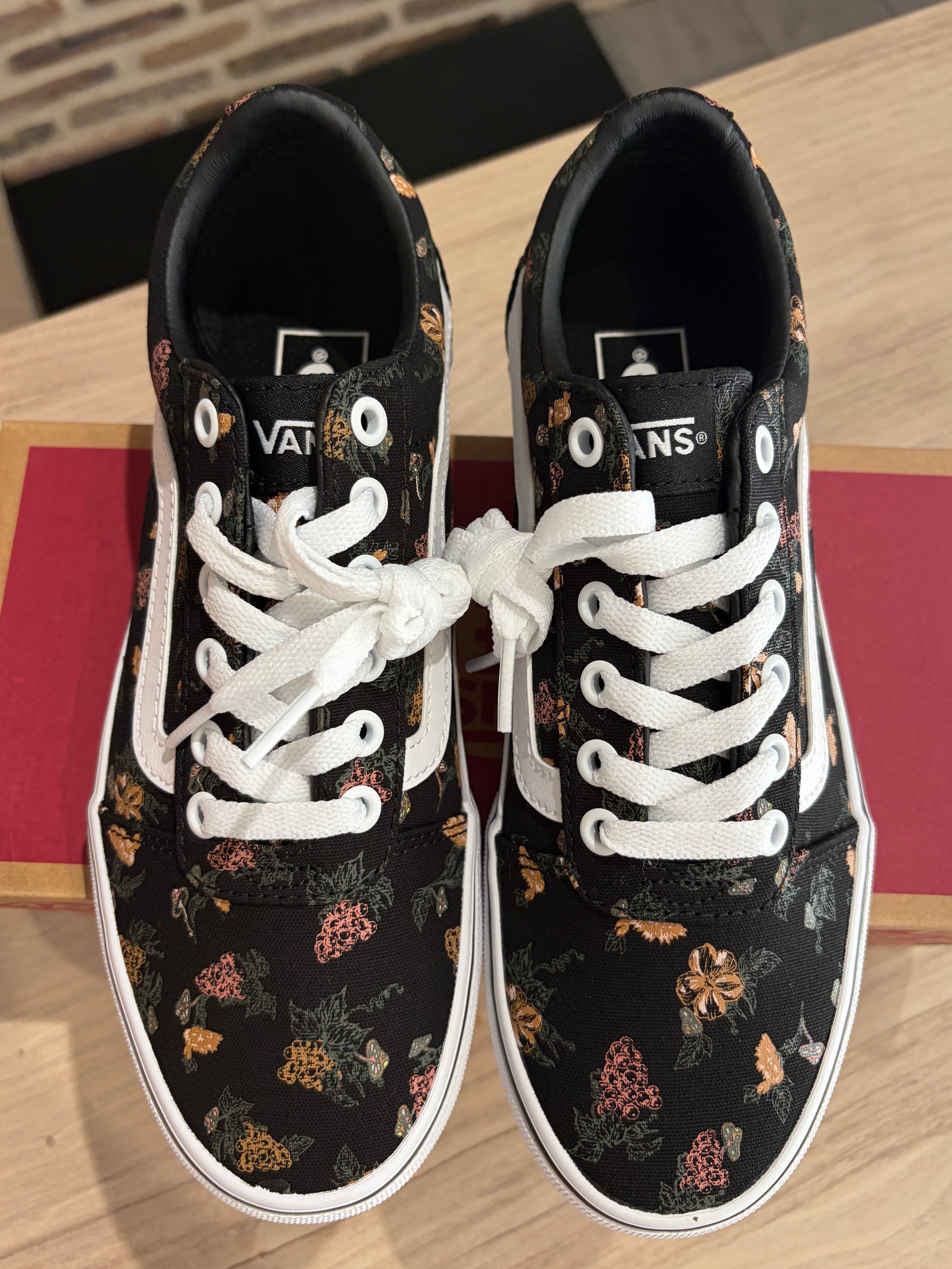 Vans Ward Garden Floral Black/White Femme – Neuves avec boîte – Taille 38