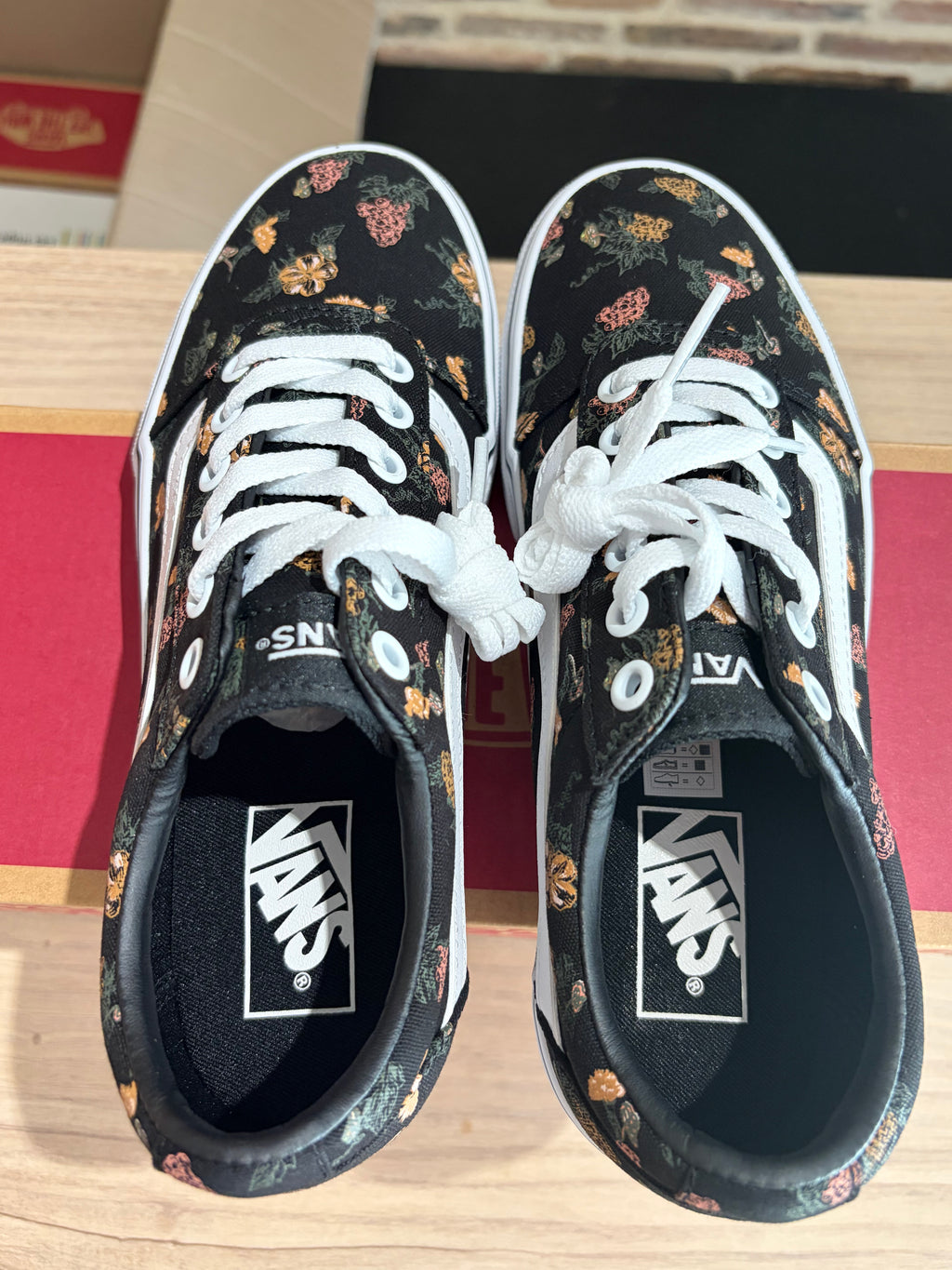 Vans Ward Garden Floral Black/White Femme – Neuves avec boîte – Taille 38