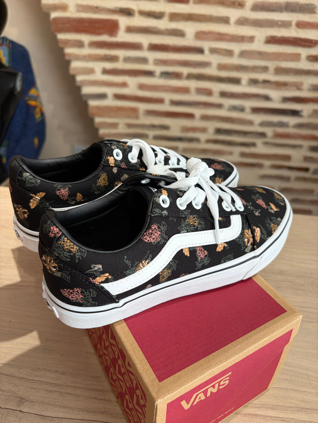 Vans Ward Garden Floral Black/White Femme – Neuves avec boîte – Taille 38