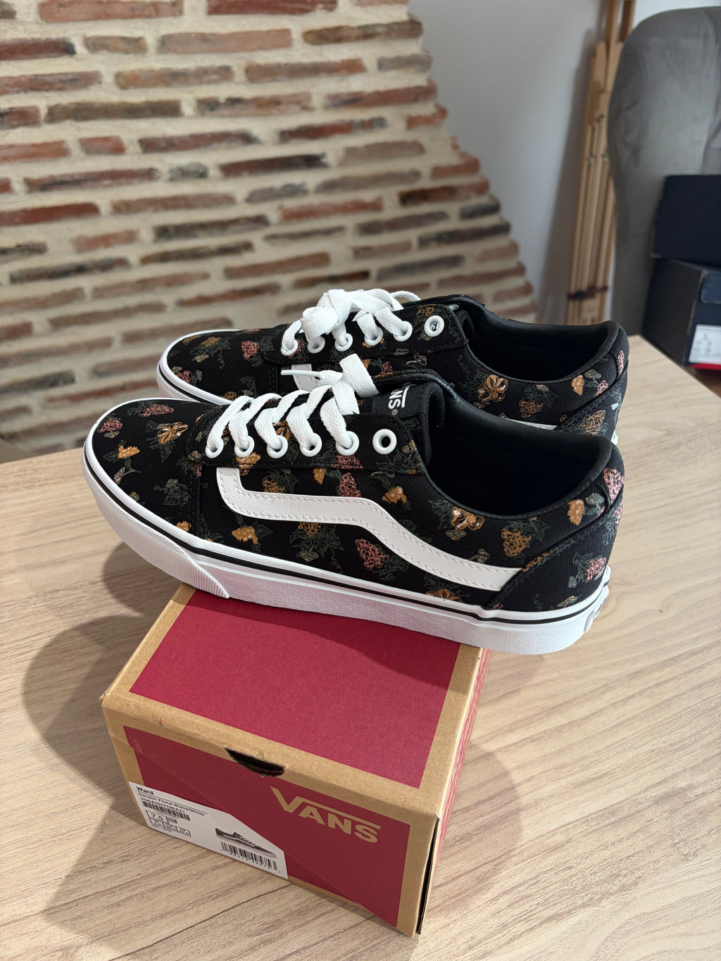 Vans Ward Garden Floral Black/White Femme – Neuves avec boîte – Taille 38
