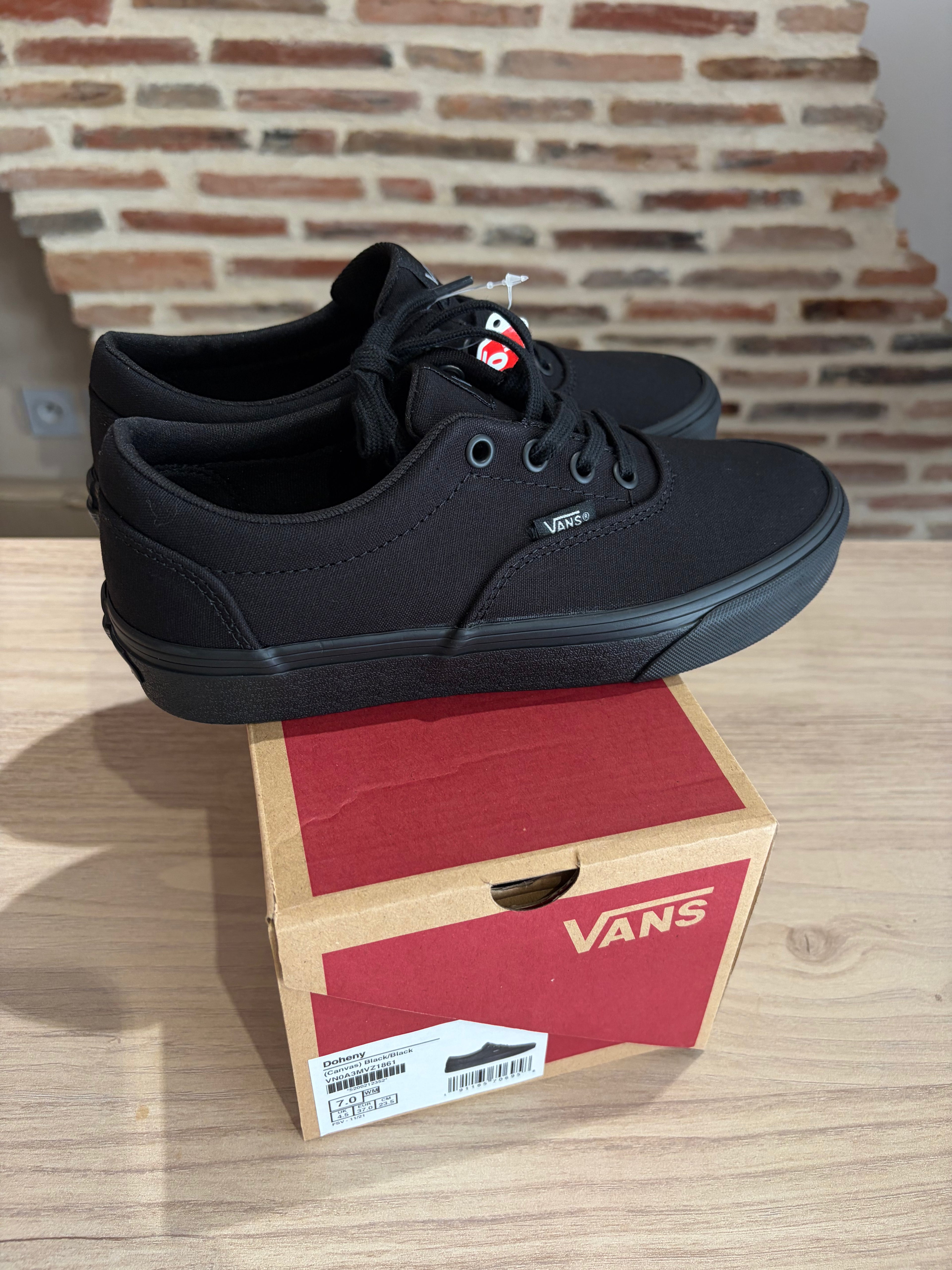 Vans Doheny Canvas Black/Black Femme – Neuves avec boîte – Taille 37