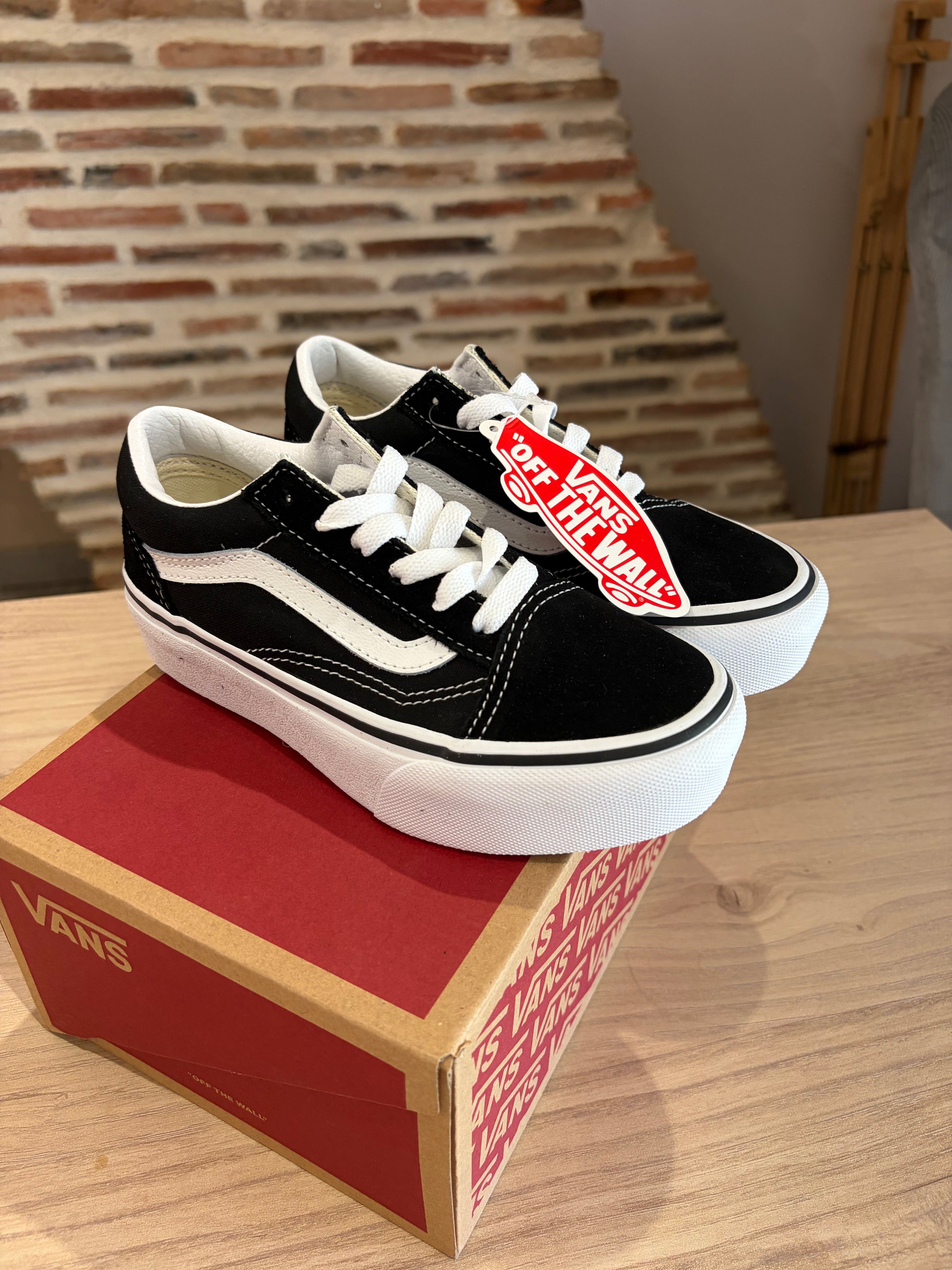 Vans Old Skool Platform Enfant – Noir/Blanc – Pointure 31 – Neuves
