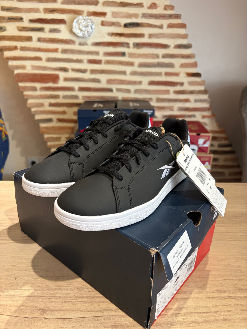 Reebok Royal Complete Sport Noir Blanc Femme Taille 37,5 Neuve