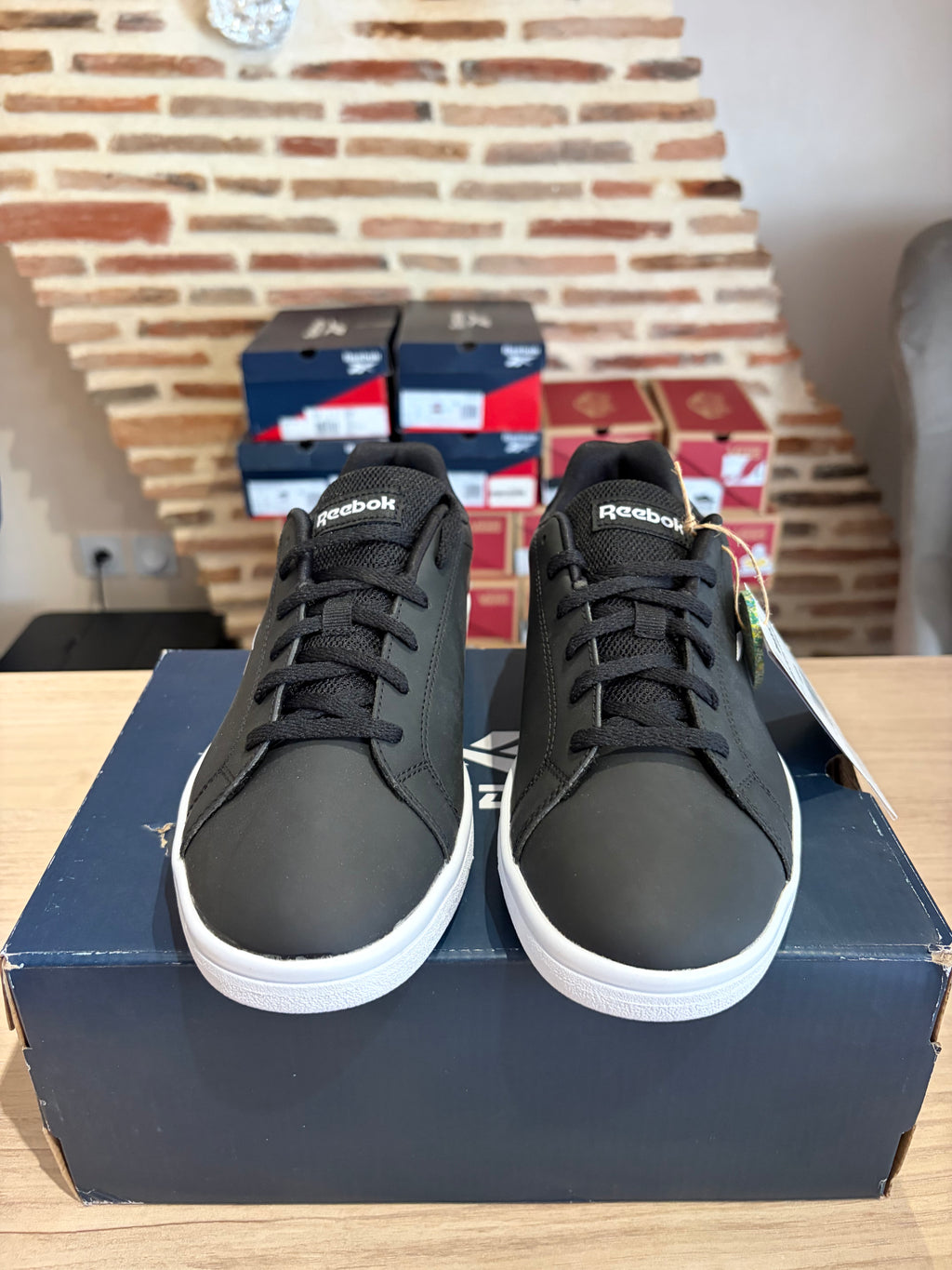 Reebok Royal Complete Sport Noir Blanc Femme Taille 37,5 Neuve