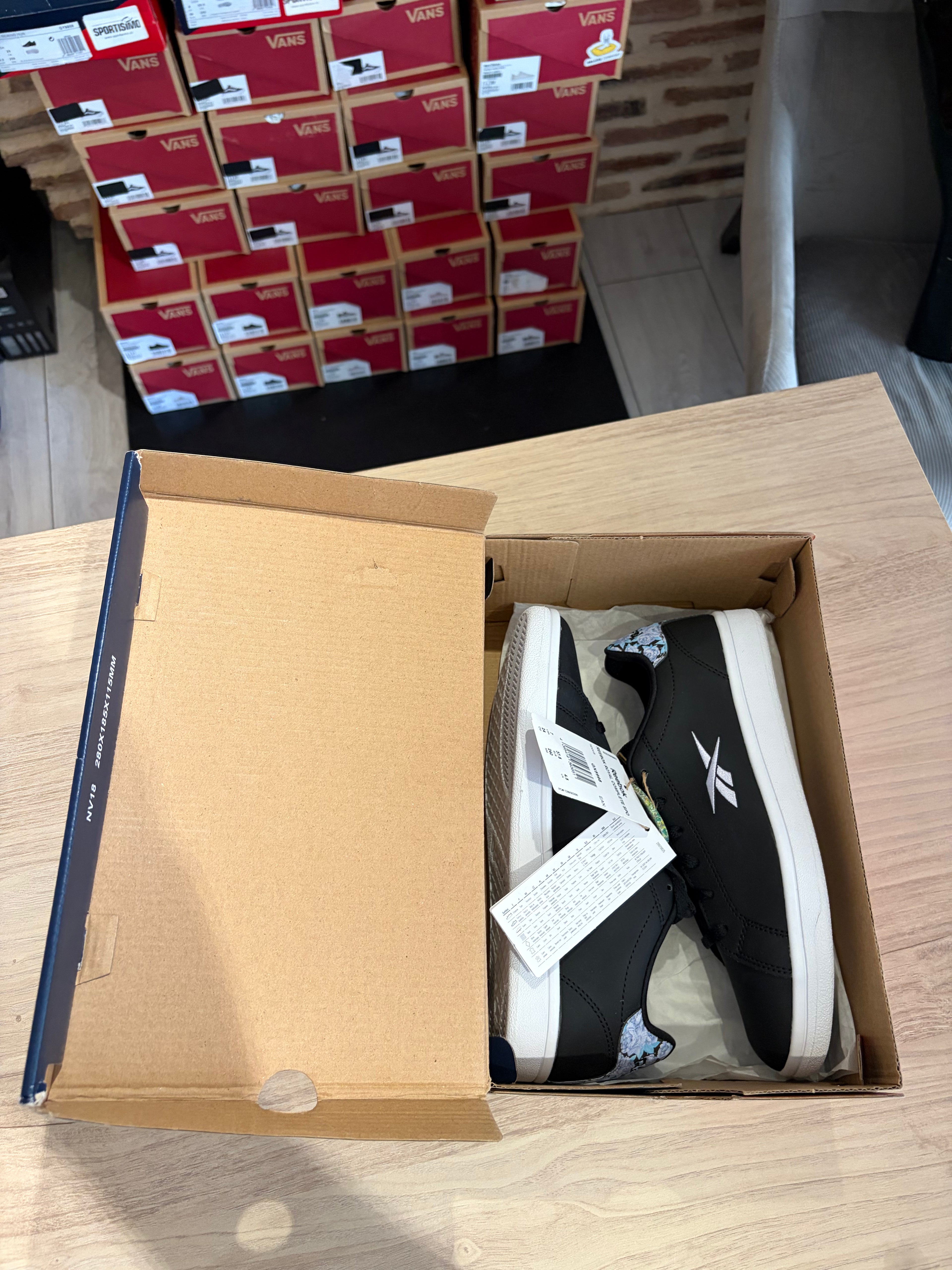 Reebok Royal Complete Sport Noir Blanc Femme Taille 37,5 Neuve