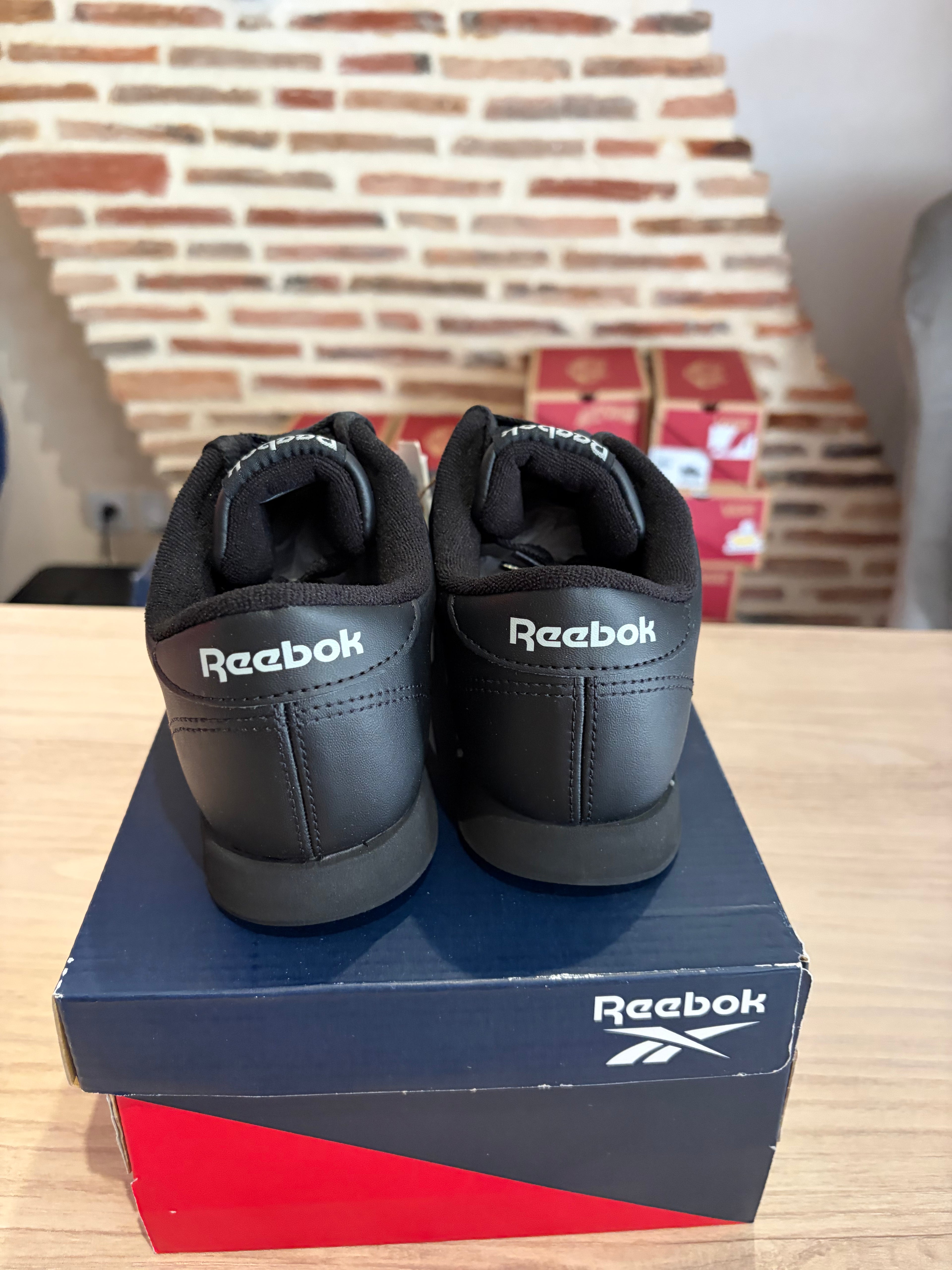 Reebok Princess Femme Noires – Pointure 37,5 – Neuves avec boîte