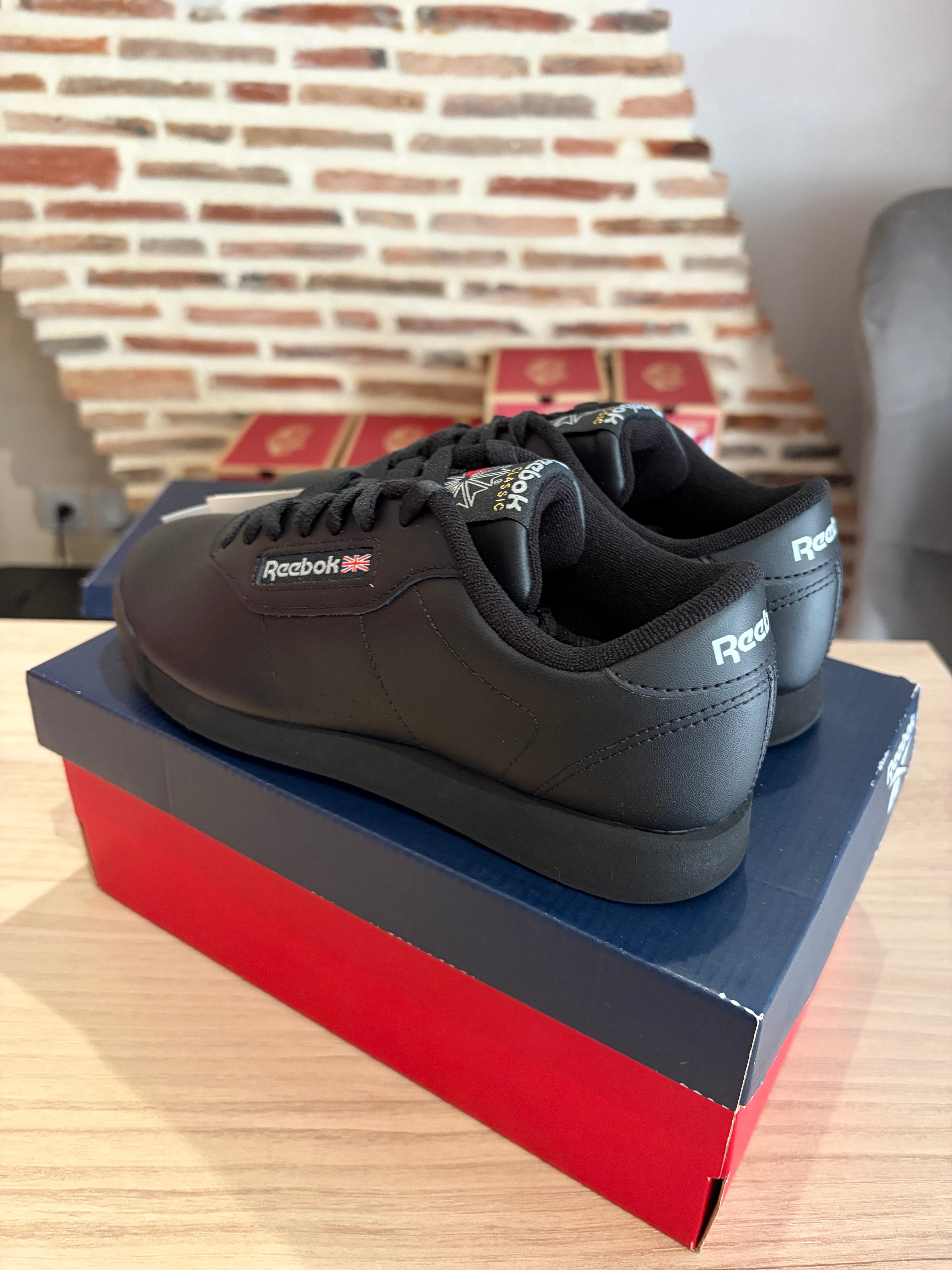 Reebok Princess Femme Noires – Pointure 37,5 – Neuves avec boîte