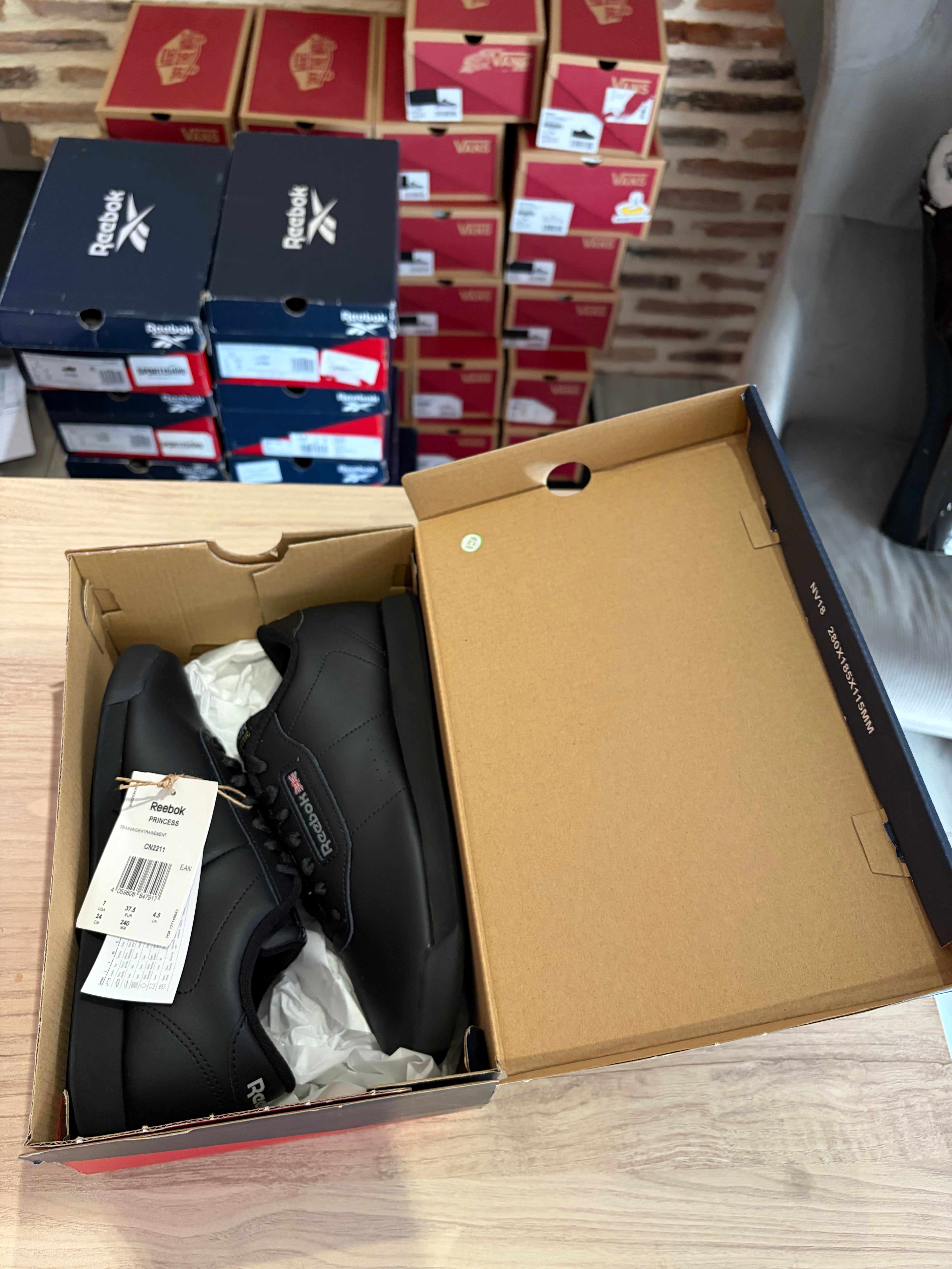 Reebok Princess Femme Noires – Pointure 37,5 – Neuves avec boîte