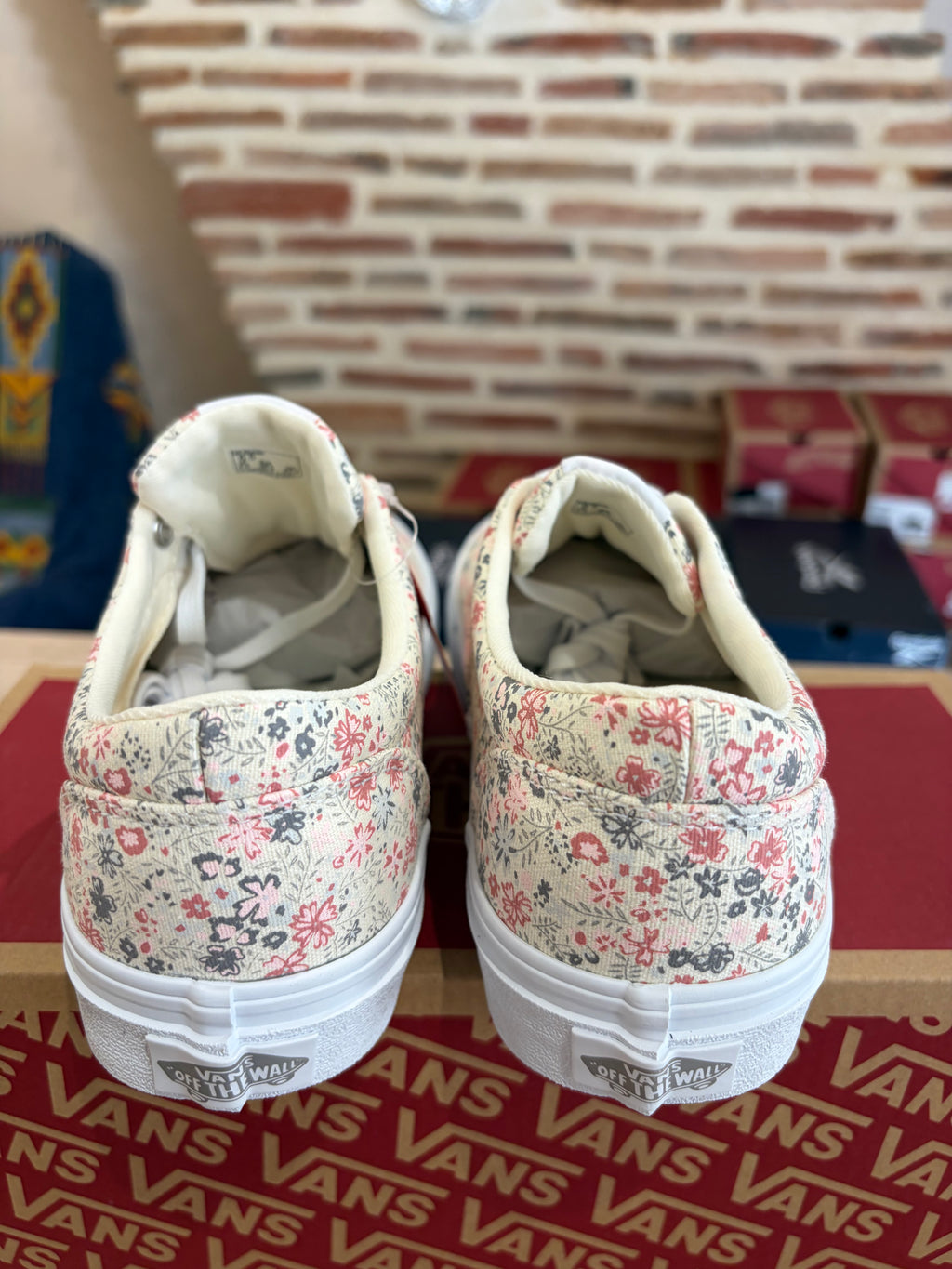 Vans Doheny Ditsy Floral Femme – Pointure 36,5 – Neuves avec boîte