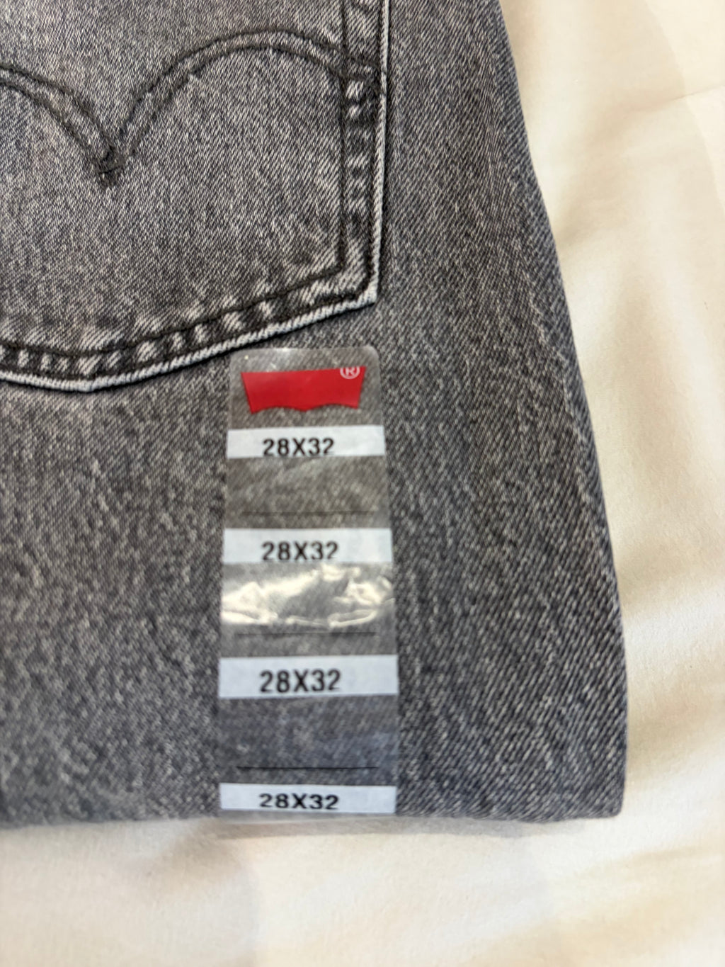 Jean Levi's® 501® Original Femme Gris Délavé – Taille W28 L32 – Neuf avec Étiquette
