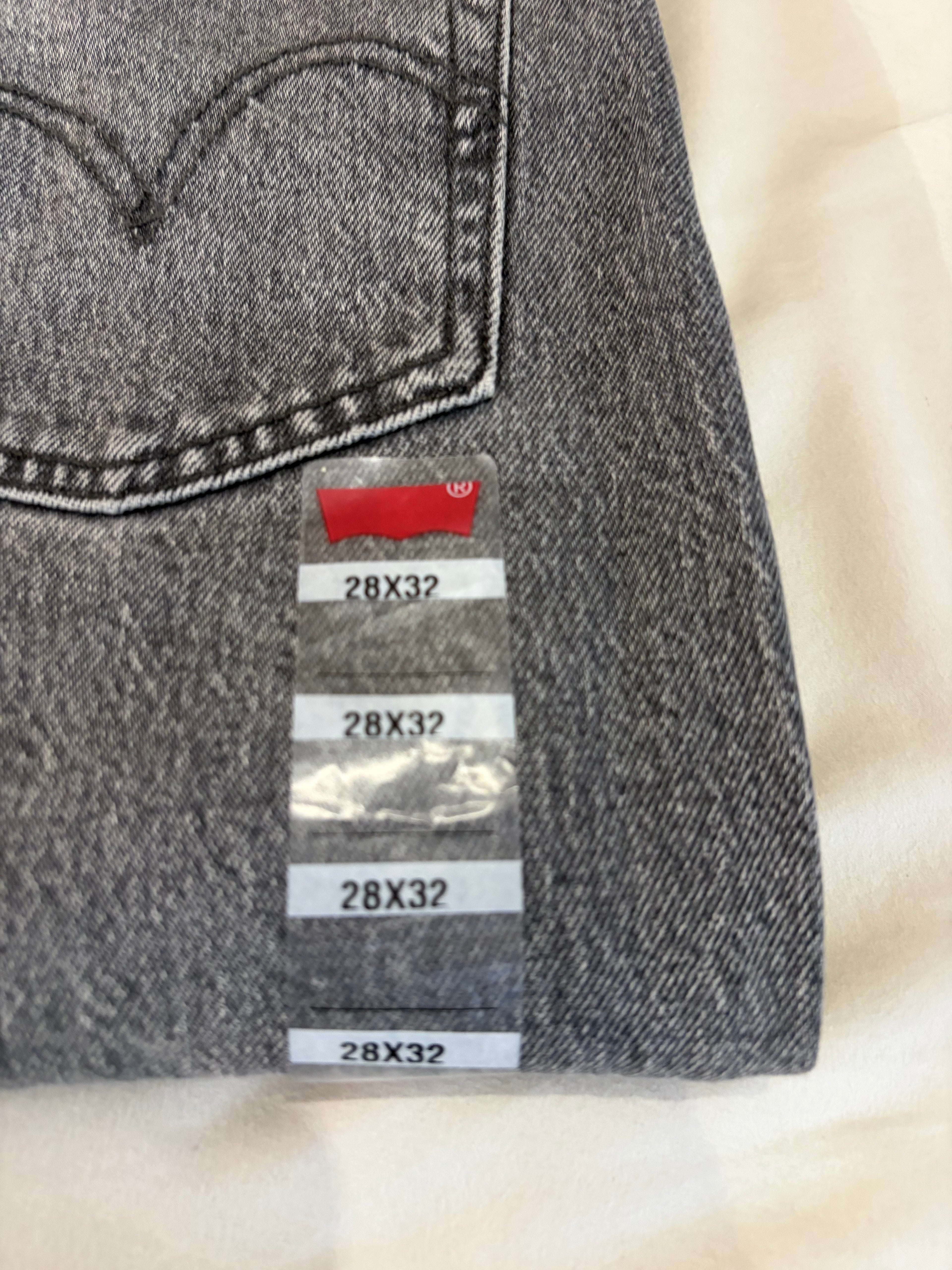 Jean Levi's® 501® Original Femme Gris Délavé – Taille W28 L32 – Neuf avec Étiquette