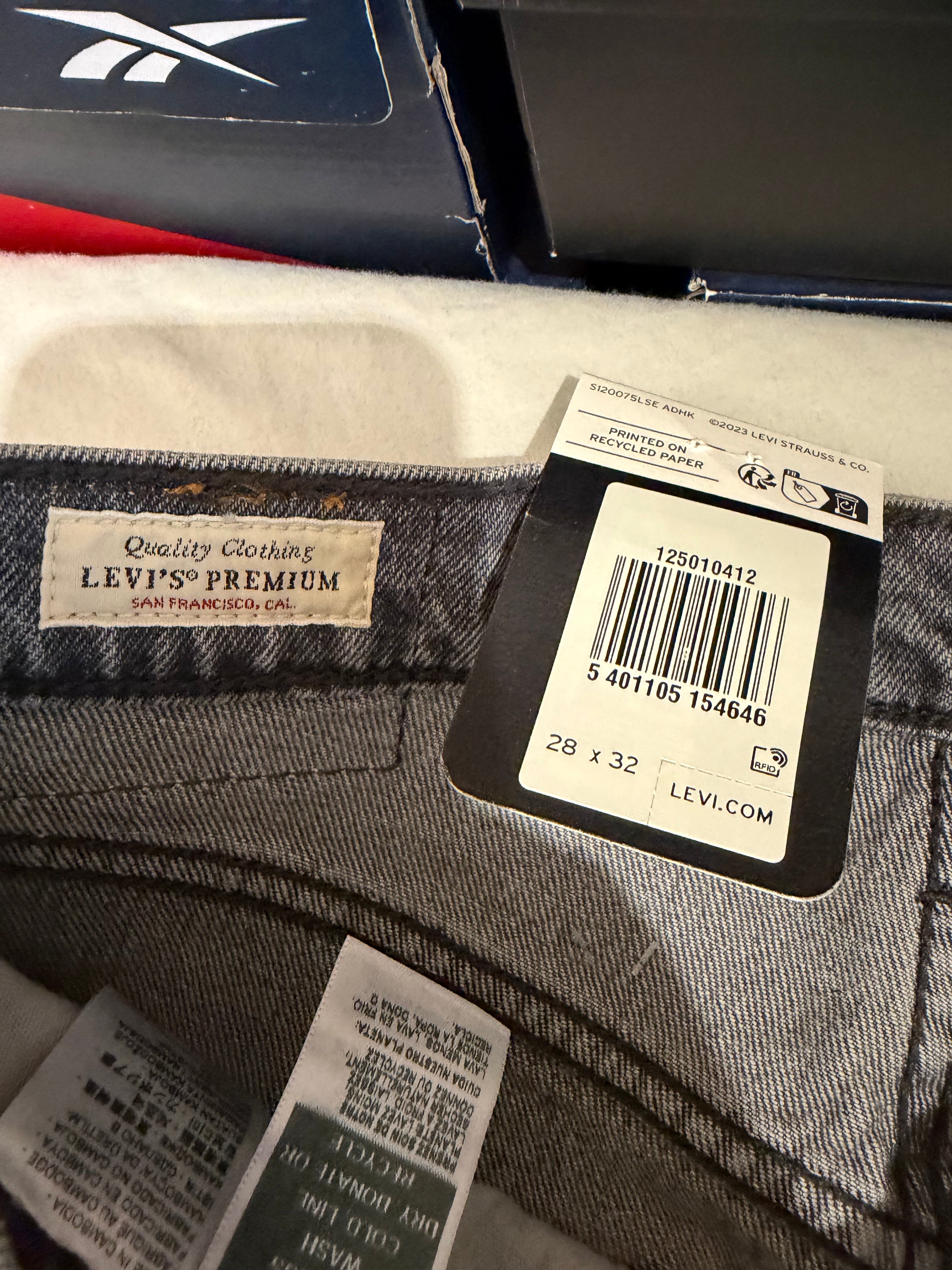 Jean Levi's® 501® Original Femme Gris Délavé – Taille W28 L32 – Neuf avec Étiquette